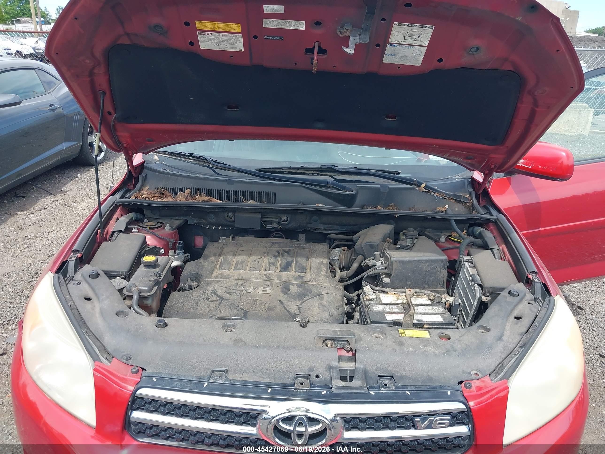 2007 Toyota Rav4 Limited Red vin: JTMBK34V775021774