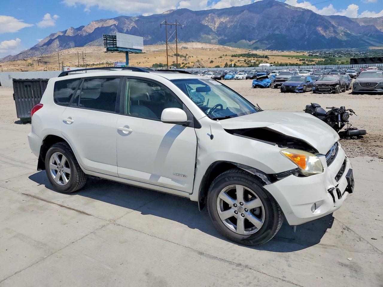 2008 Toyota Rav4 Limited White vin: JTMBK34VX85048551