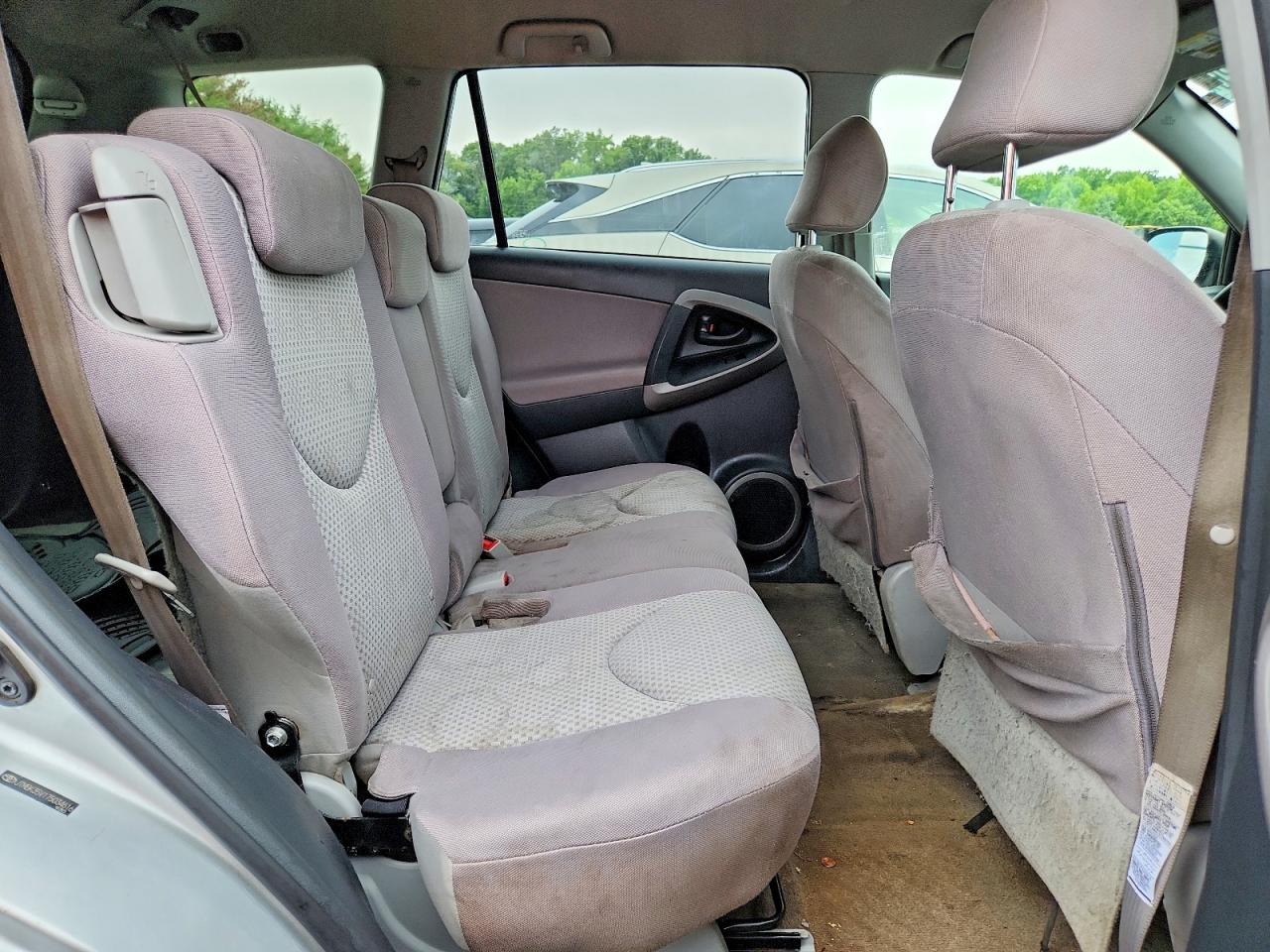 2007 Toyota Rav4 Base Серебряный vin: JTMBK35V175034616