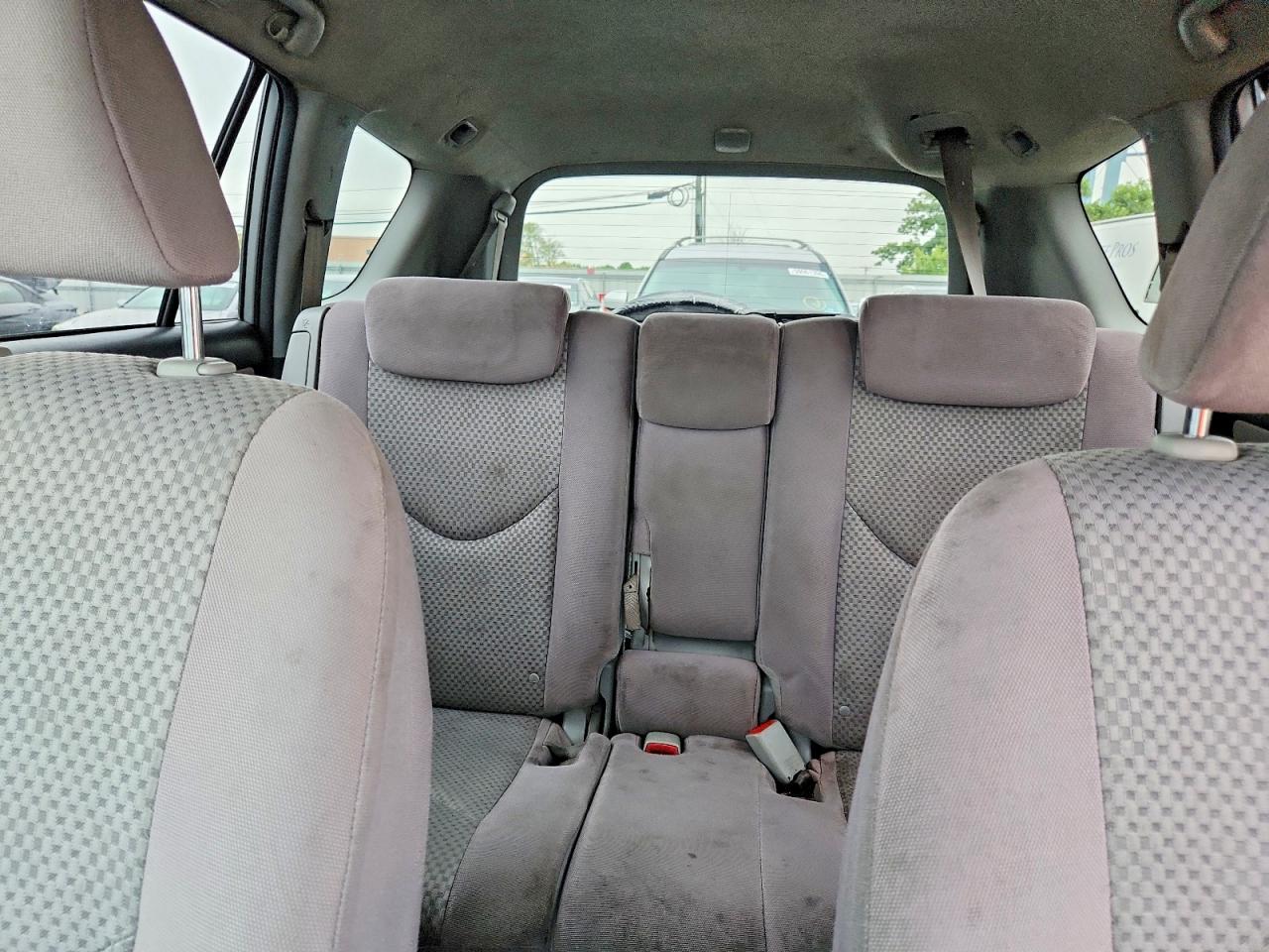 2007 Toyota Rav4 Base Серебряный vin: JTMBK35V175034616