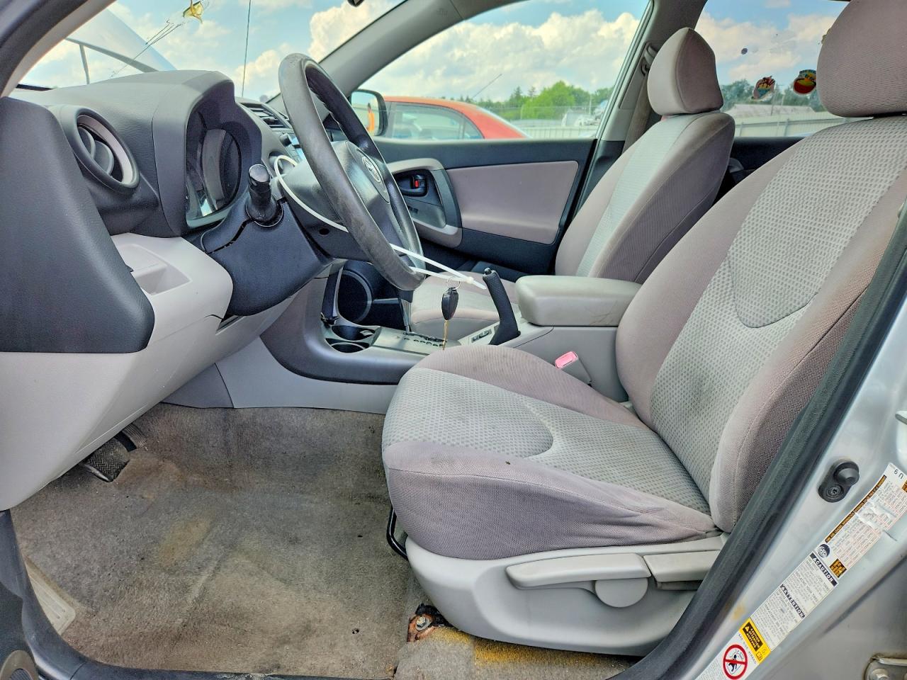 2007 Toyota Rav4 Base Silver vin: JTMBK35V275026881