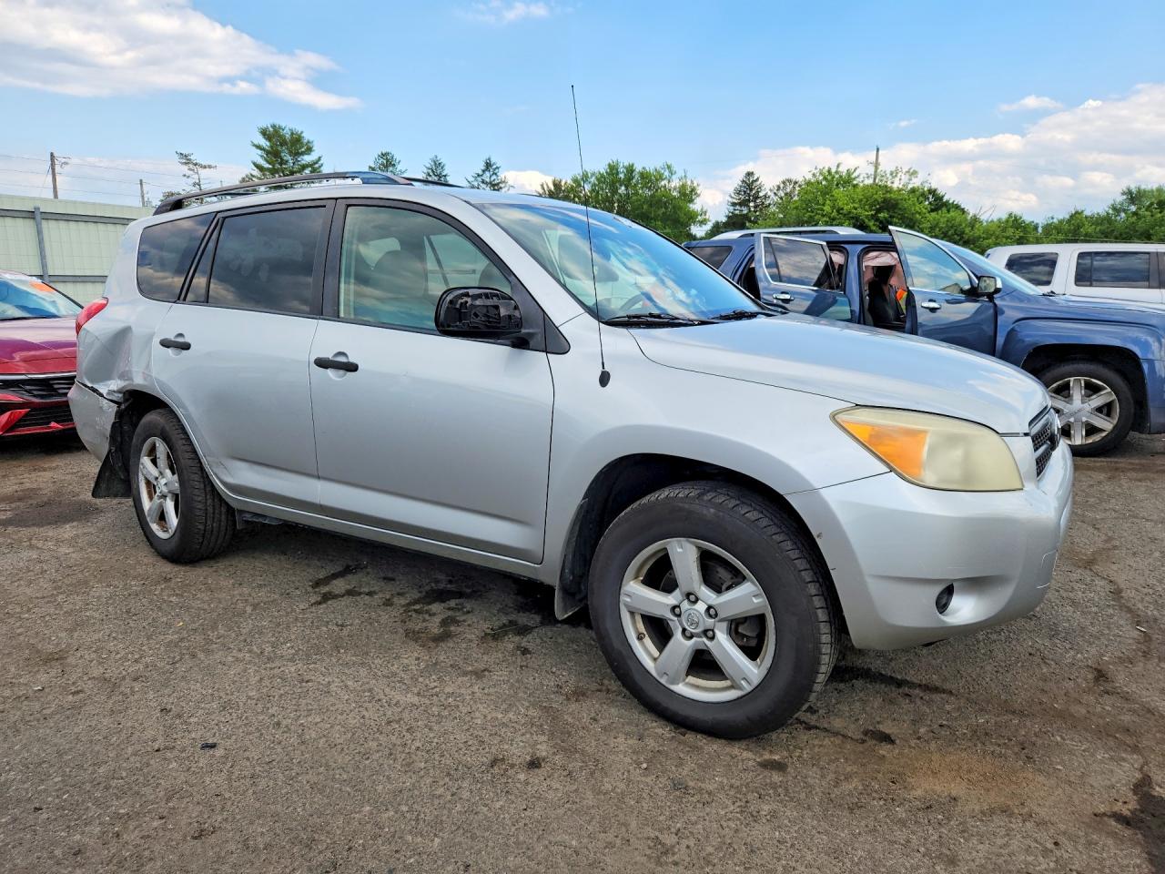 2007 Toyota Rav4 Base Silver vin: JTMBK35V275026881