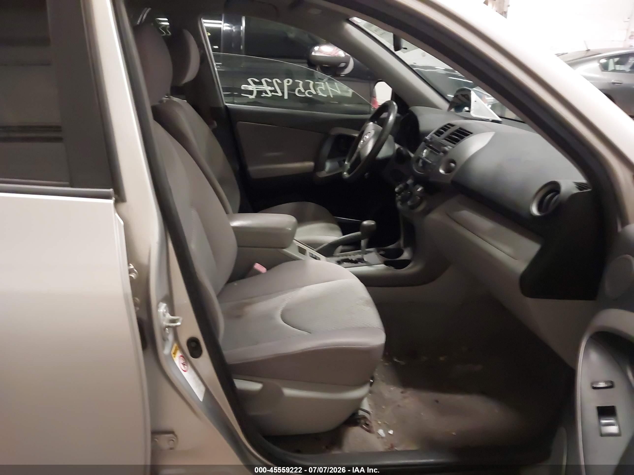 2006 Toyota Rav4 Base V6 Silver vin: JTMBK35V365011532