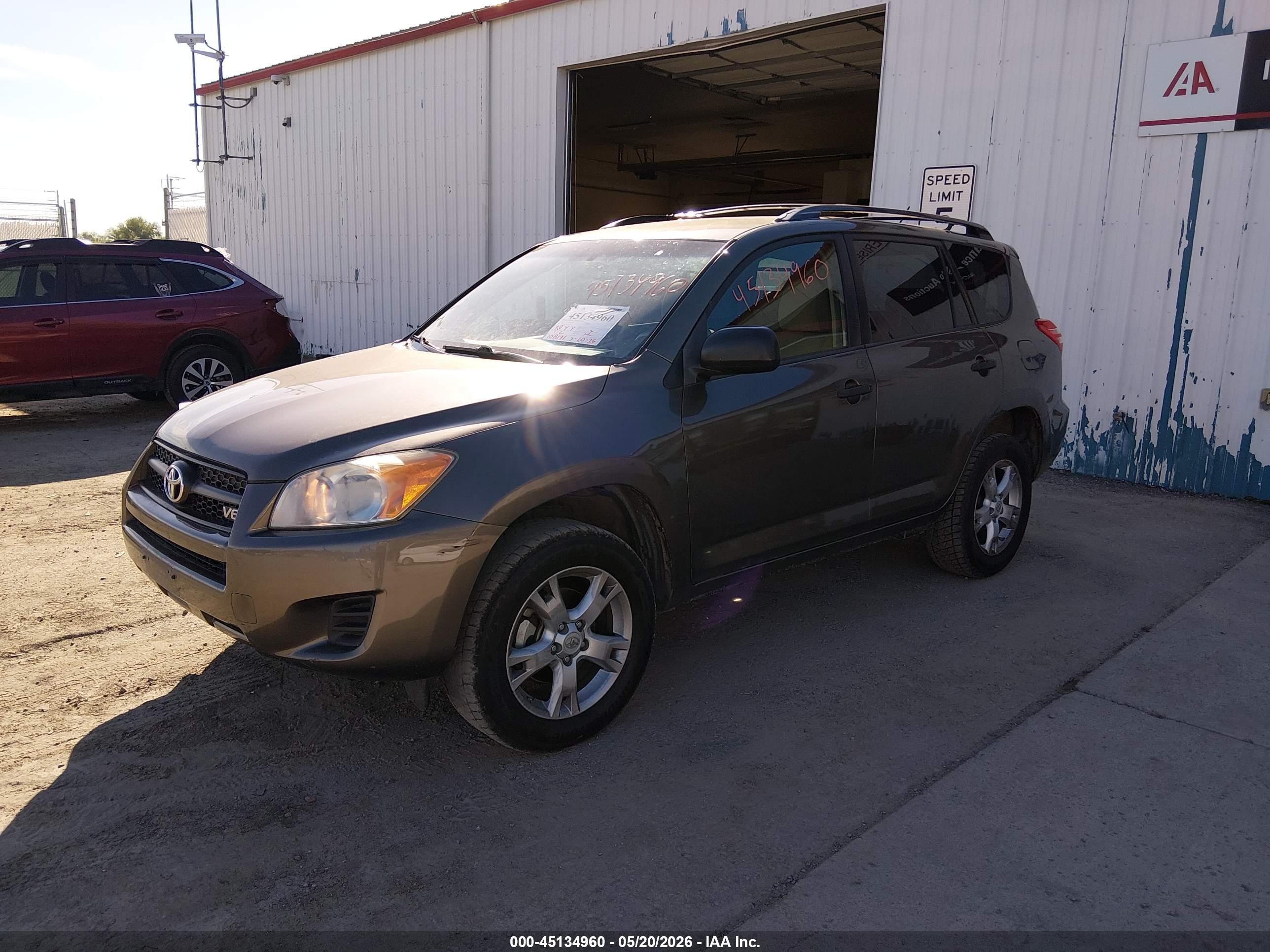 2009 Toyota Rav4 Base V6 Brown vin: JTMBK35V595076130