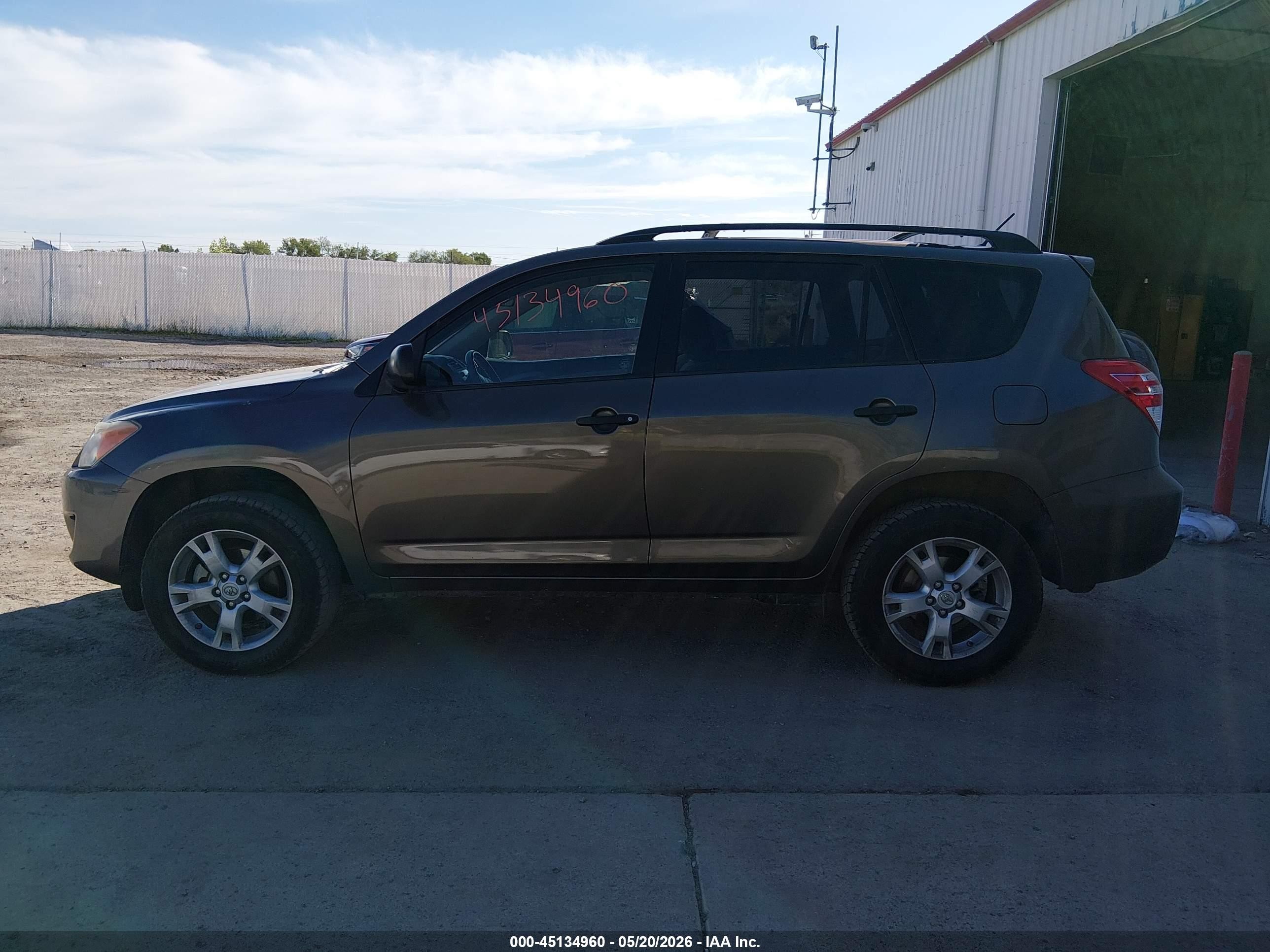 2009 Toyota Rav4 Base V6 Brown vin: JTMBK35V595076130