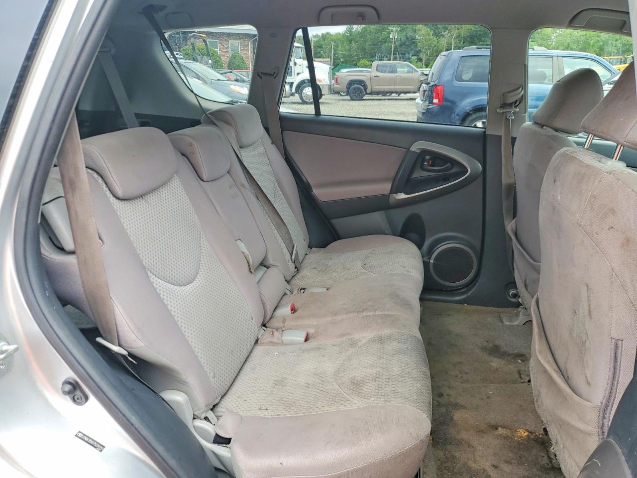 2007 Toyota Rav4 Base Silver vin: JTMBK35V675039259
