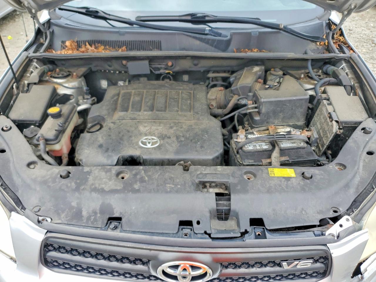 2007 Toyota Rav4 Base Silver vin: JTMBK35V675039259