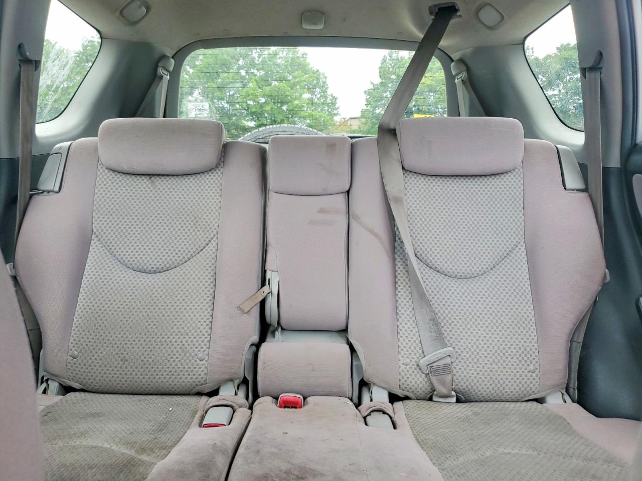 2007 Toyota Rav4 Base Silver vin: JTMBK35V675039259
