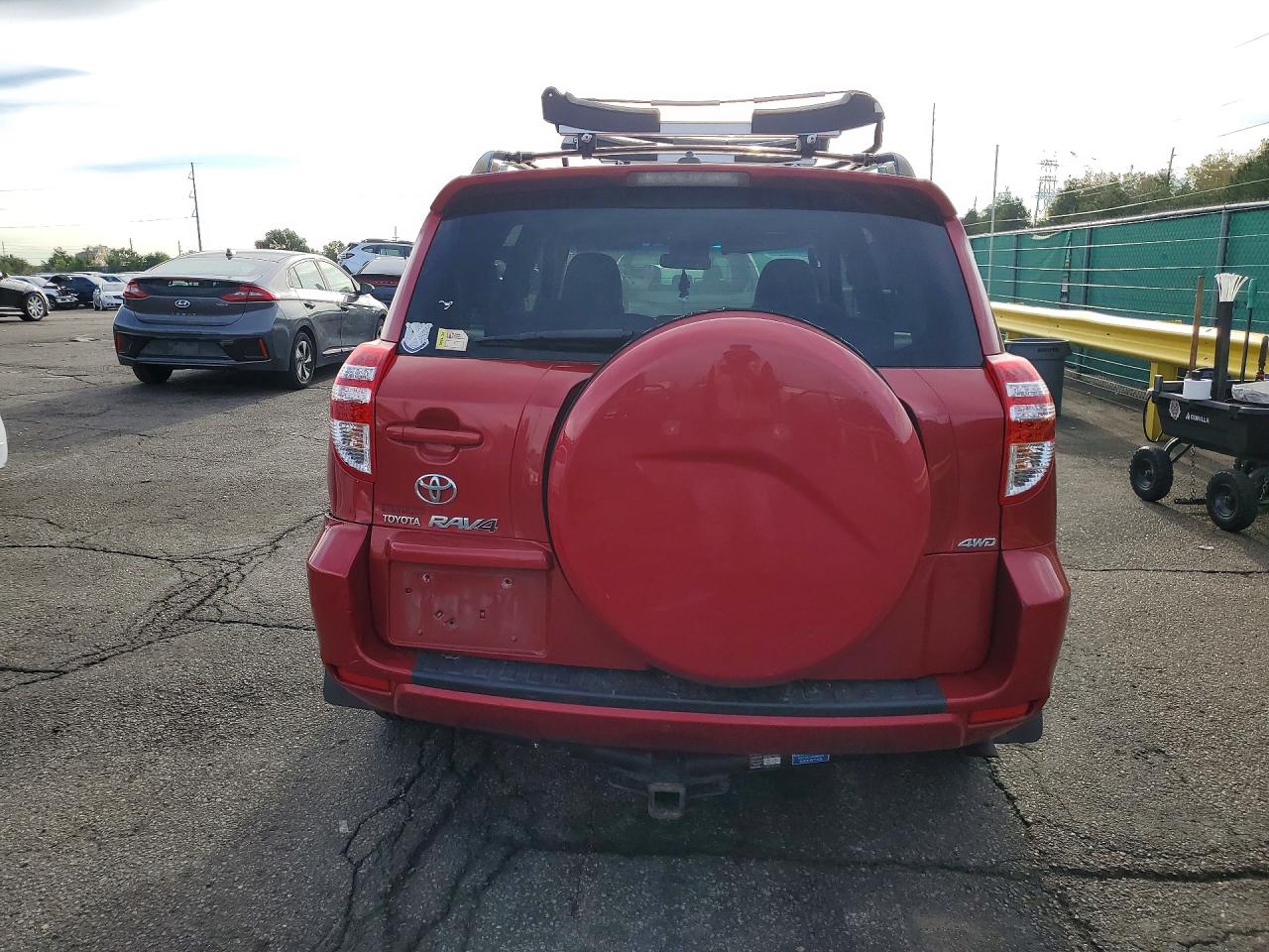 2009 Toyota Rav4 Base Red vin: JTMBK35V895073559