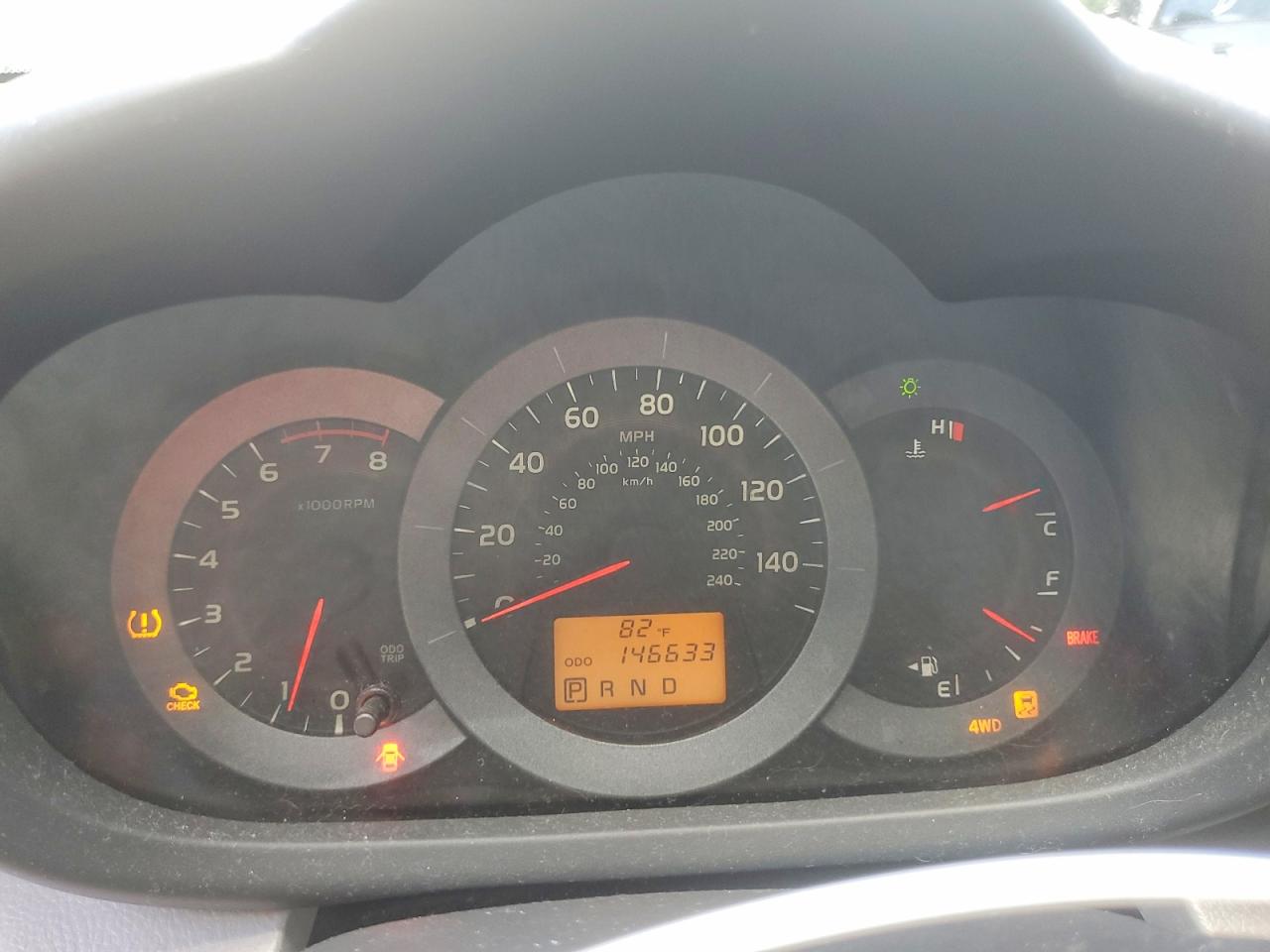 2010 Toyota Rav4 Base White vin: JTMBK4DV2AD013407
