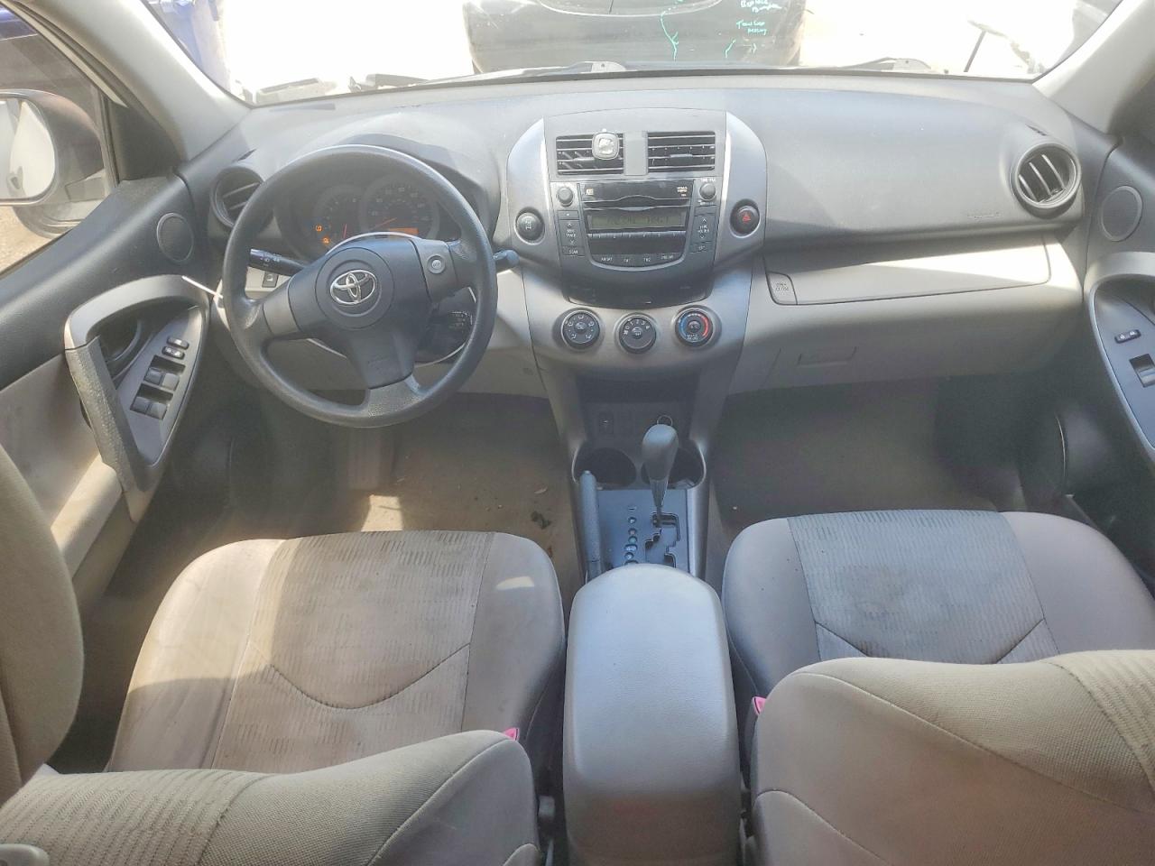 2010 Toyota Rav4 Base White vin: JTMBK4DV2AD013407