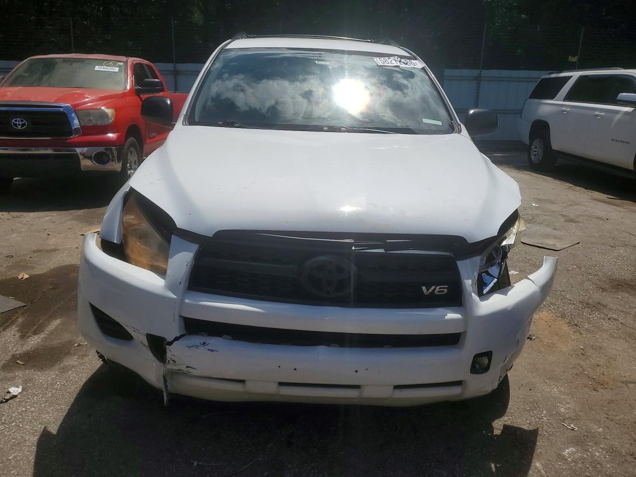 2010 Toyota Rav4 Base White vin: JTMBK4DV2AD013407
