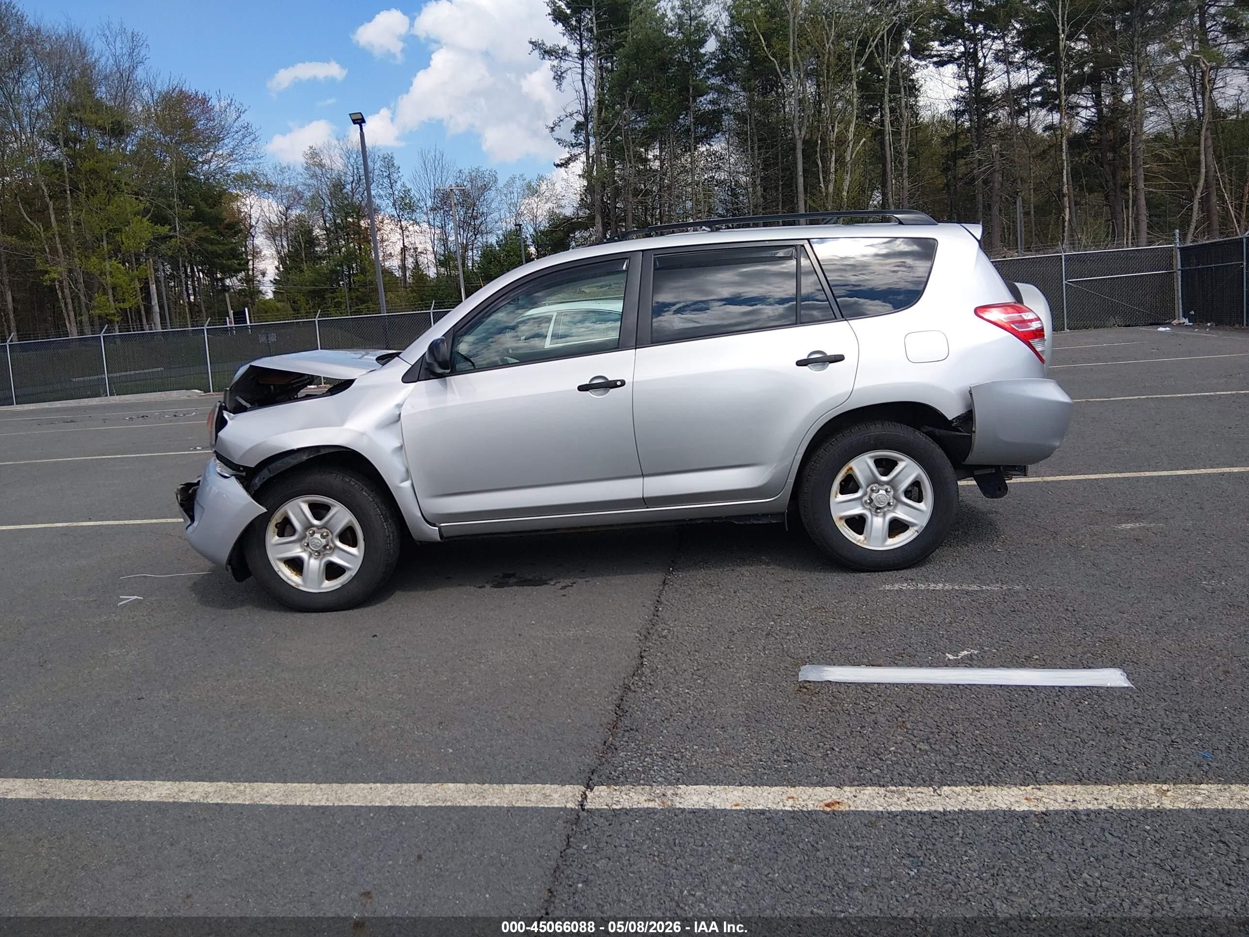 2010 Toyota Rav4 Base V6 Silver vin: JTMBK4DV3AD011312