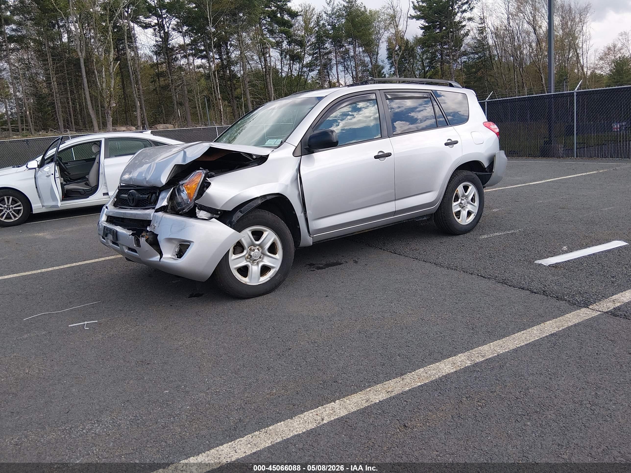2010 Toyota Rav4 Base V6 Silver vin: JTMBK4DV3AD011312