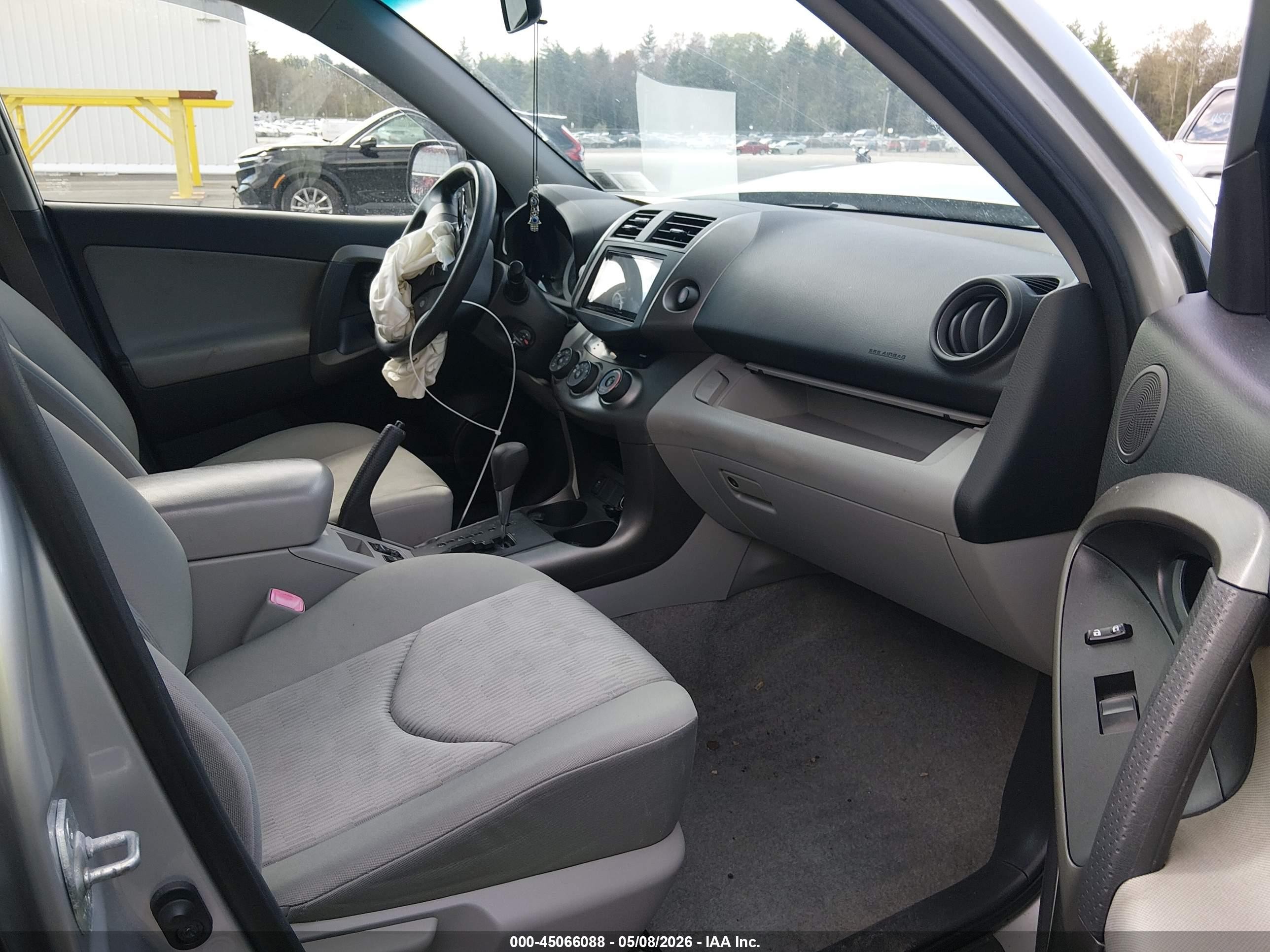 2010 Toyota Rav4 Base V6 Silver vin: JTMBK4DV3AD011312