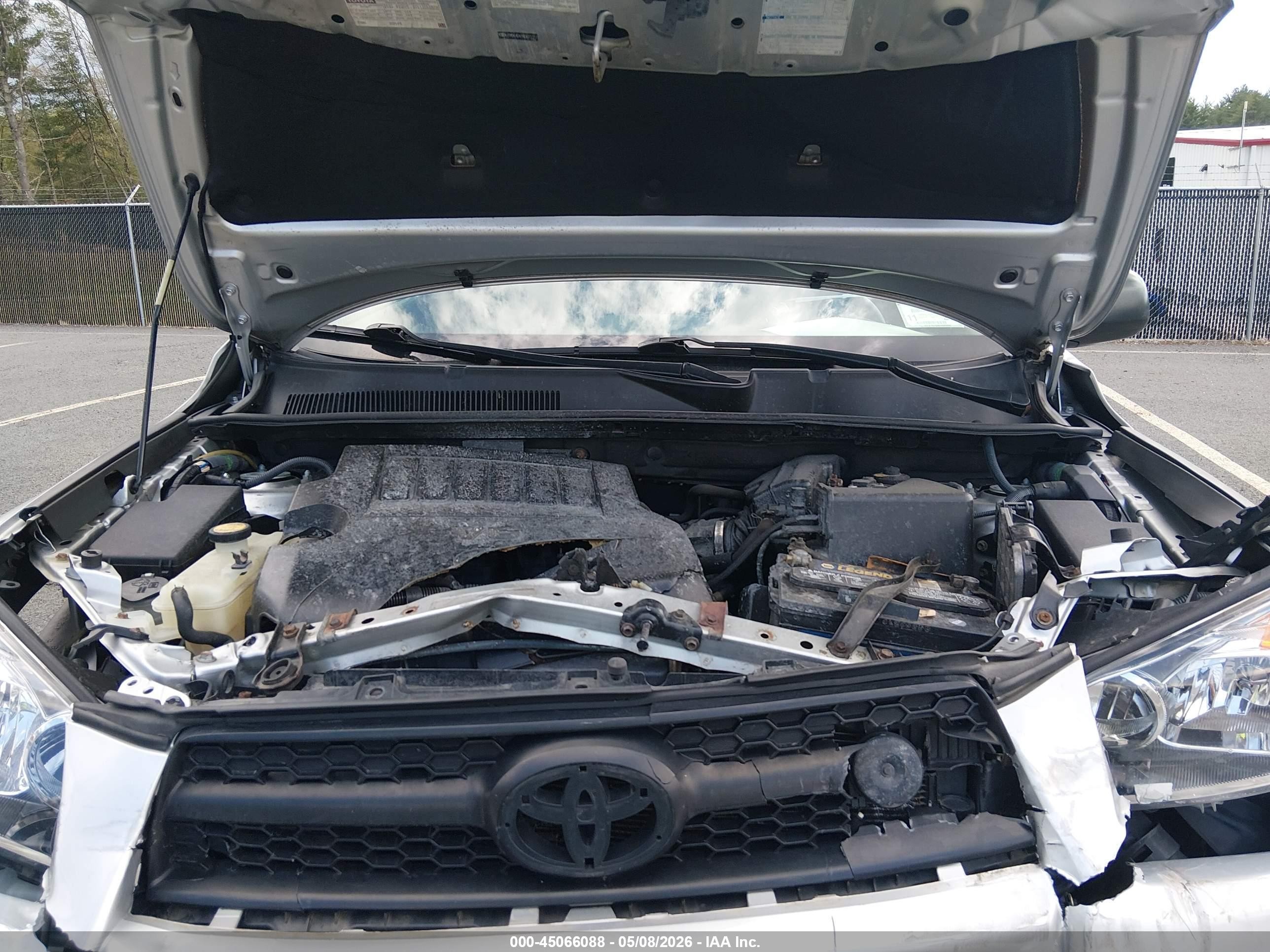 2010 Toyota Rav4 Base V6 Silver vin: JTMBK4DV3AD011312