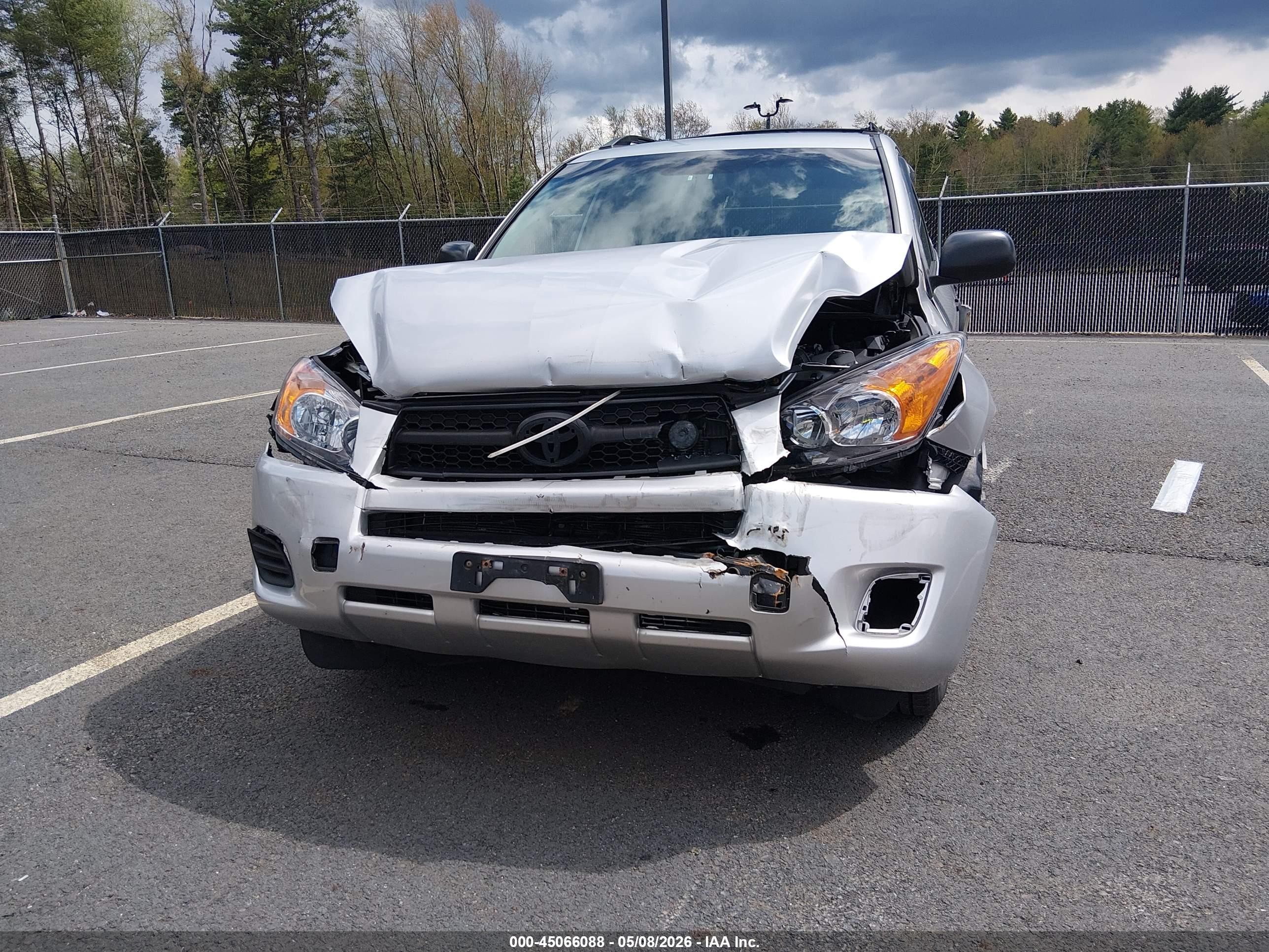 2010 Toyota Rav4 Base V6 Silver vin: JTMBK4DV3AD011312