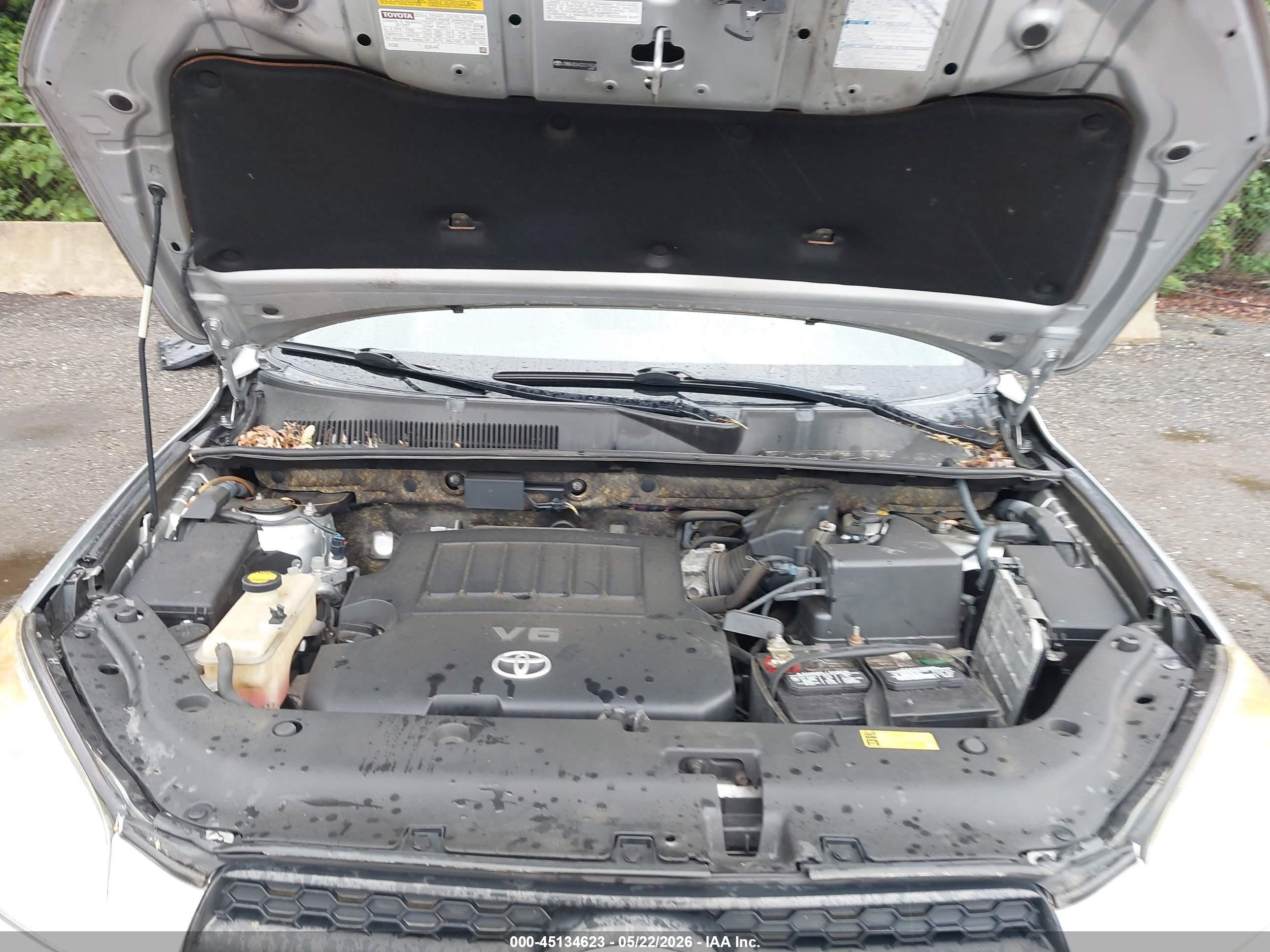 2012 Toyota Rav4 Base V6 Silver vin: JTMBK4DV4CD019504