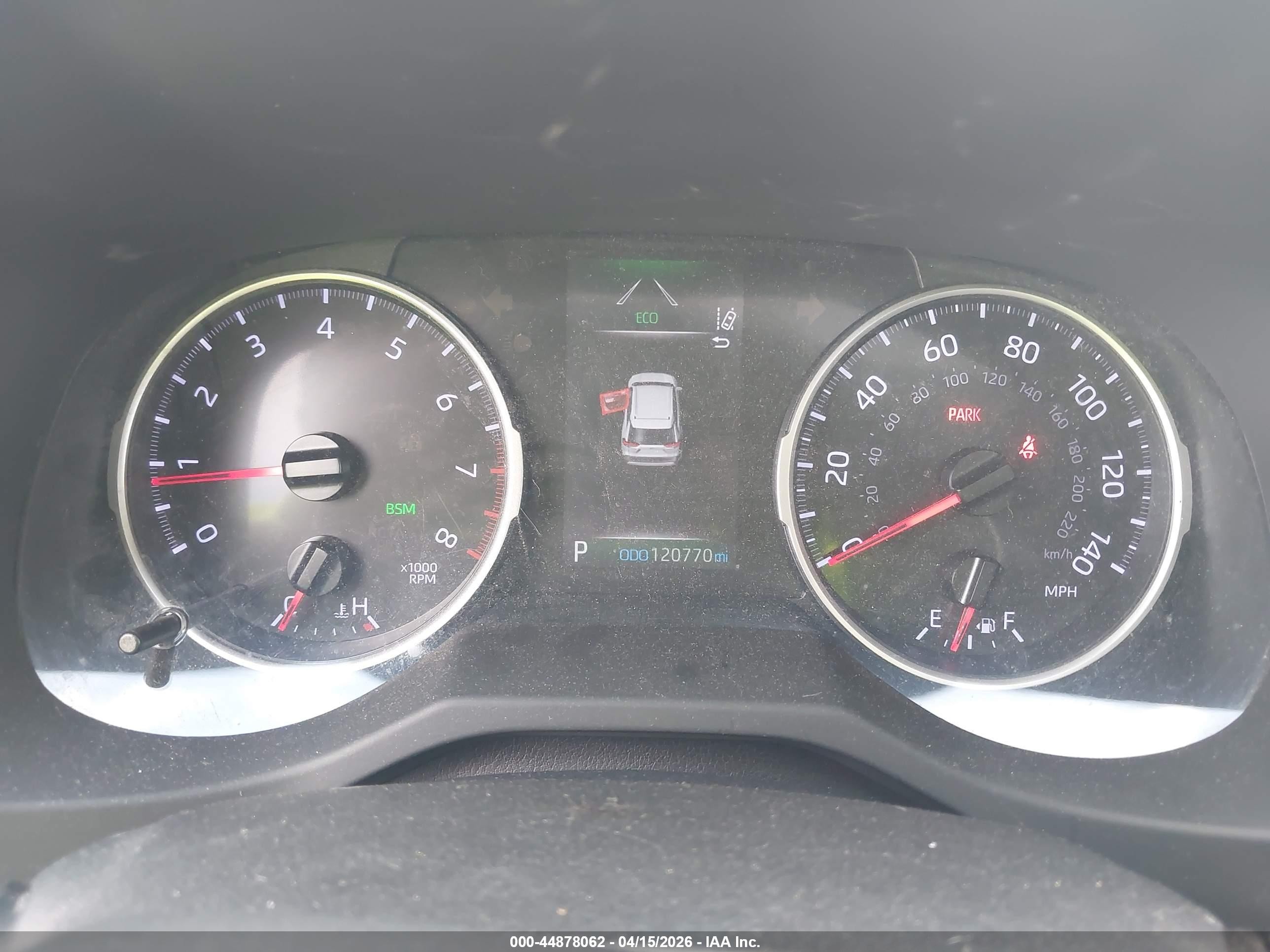 2019 Toyota Rav4 Xle Premium White vin: JTMC1RFV0KD025140