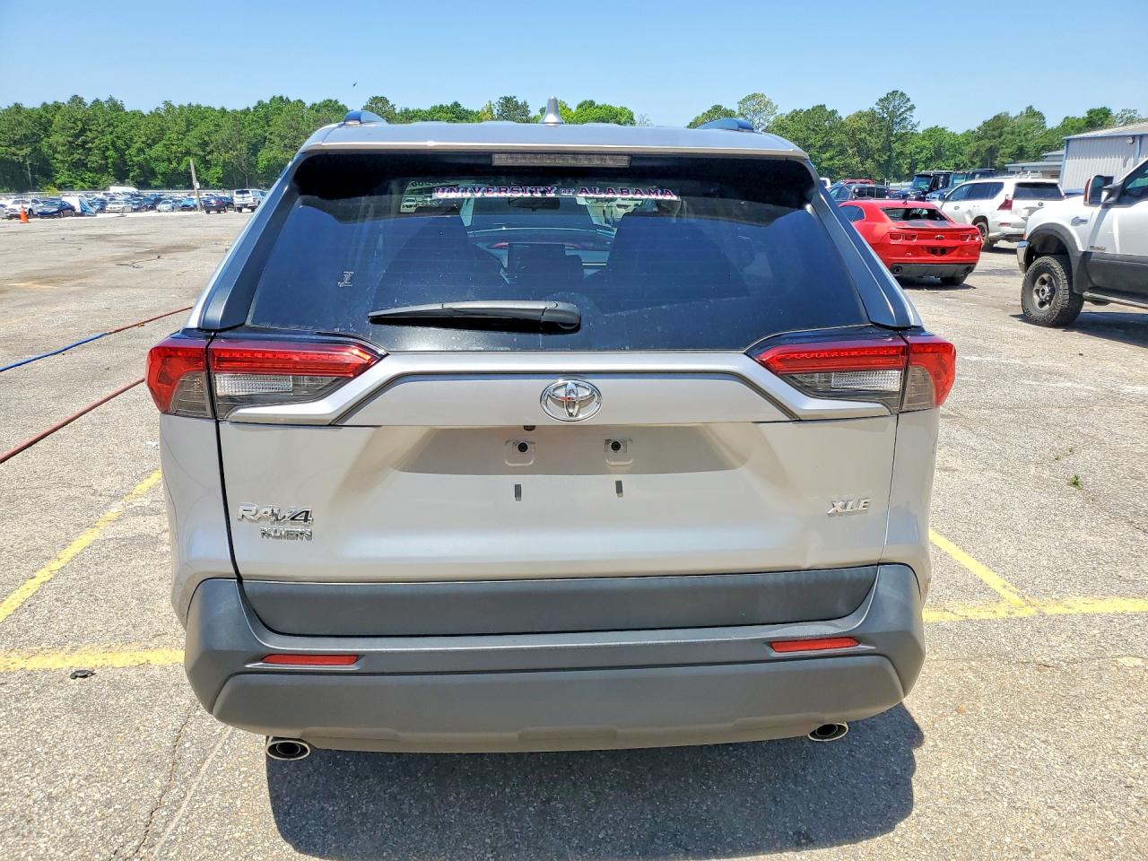 2020 Toyota Rav4 Xle Premium Silver vin: JTMC1RFV0LJ021737