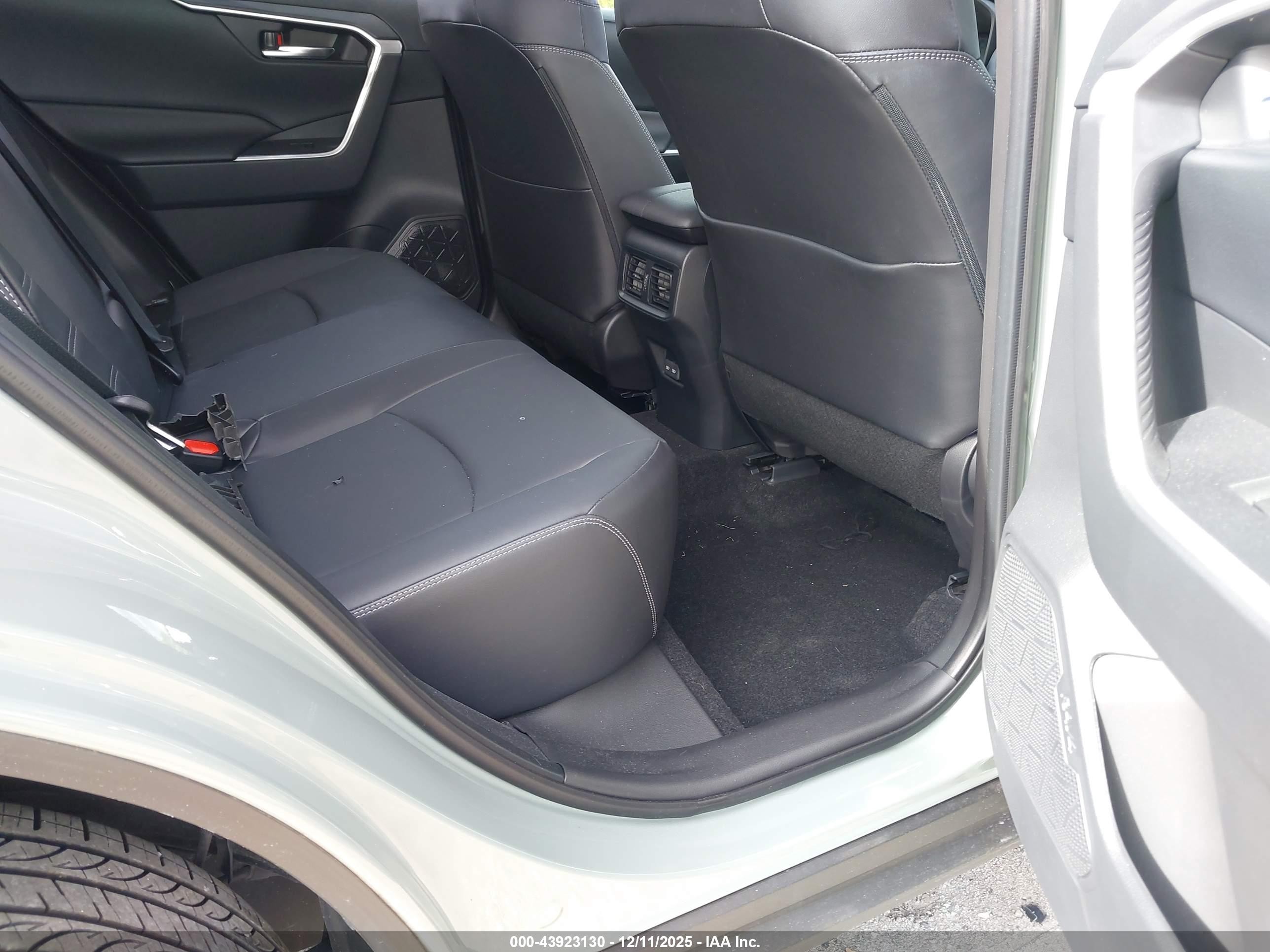 2023 Toyota Rav4 Xle Premium Gray vin: JTMC1RFV0PD112155