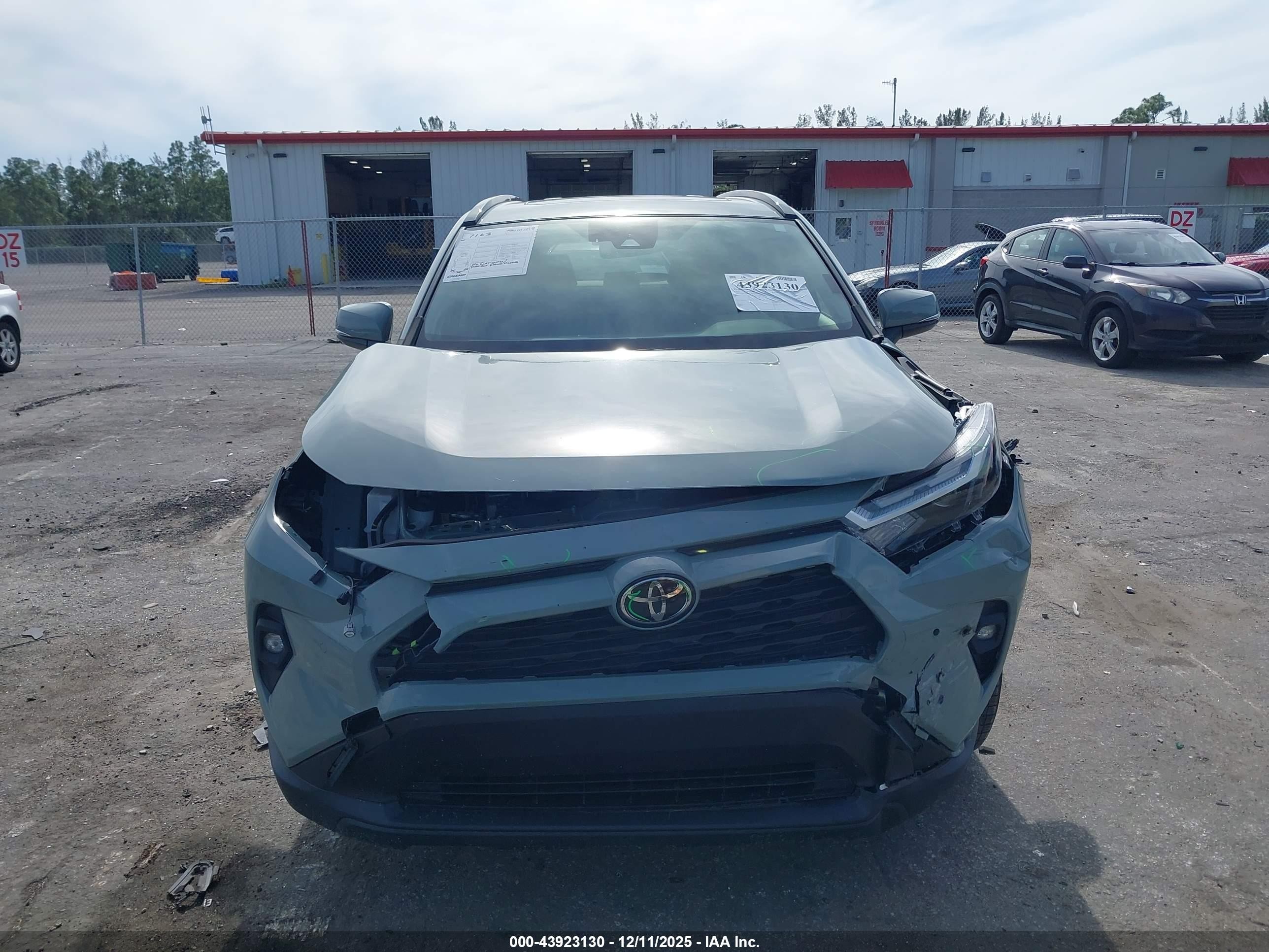 2023 Toyota Rav4 Xle Premium Gray vin: JTMC1RFV0PD112155
