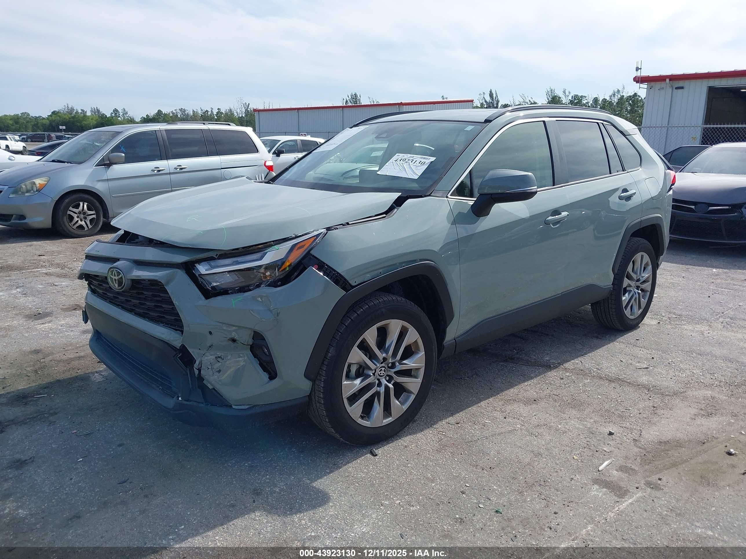 2023 Toyota Rav4 Xle Premium Gray vin: JTMC1RFV0PD112155