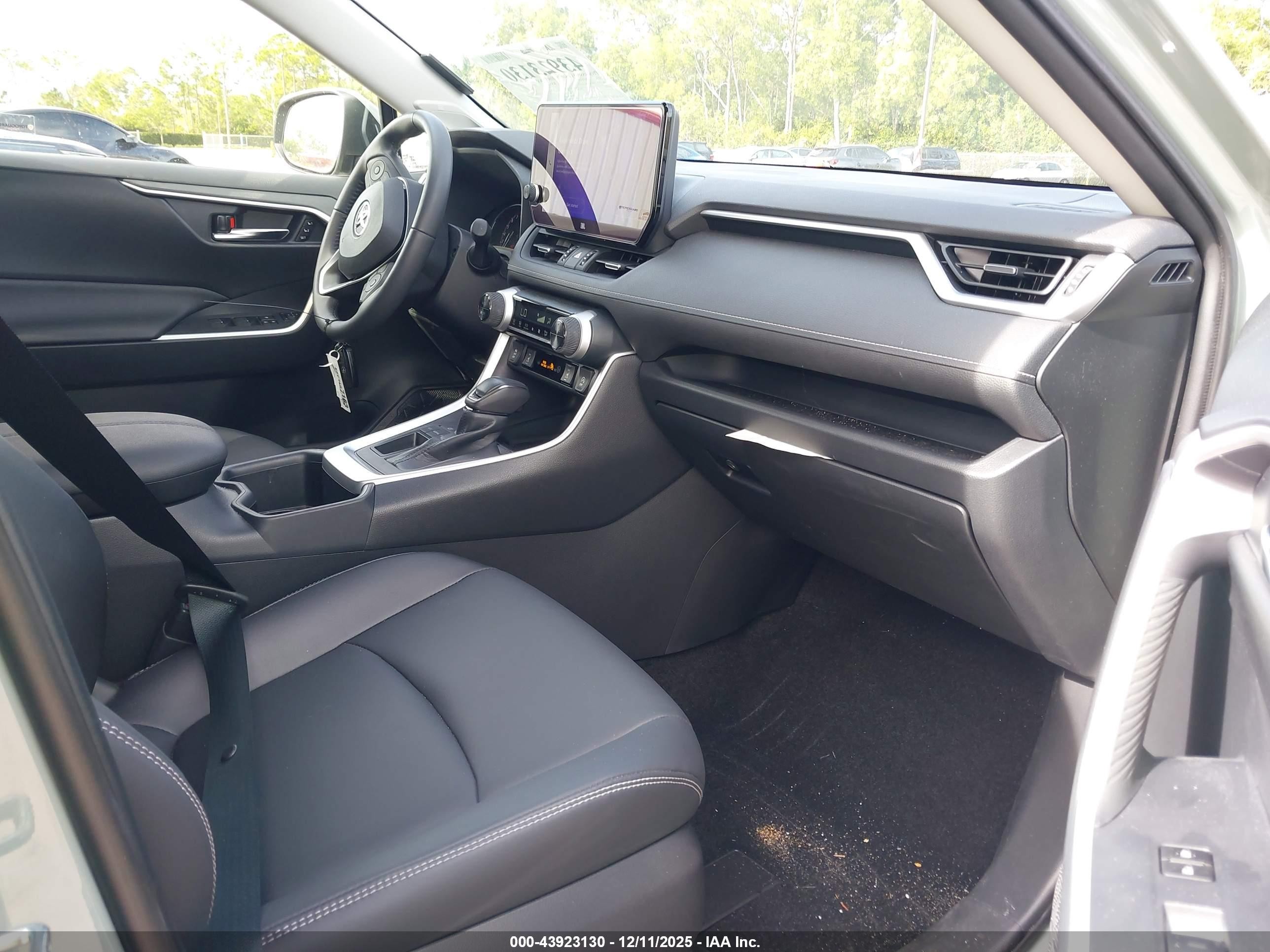 2023 Toyota Rav4 Xle Premium Gray vin: JTMC1RFV0PD112155