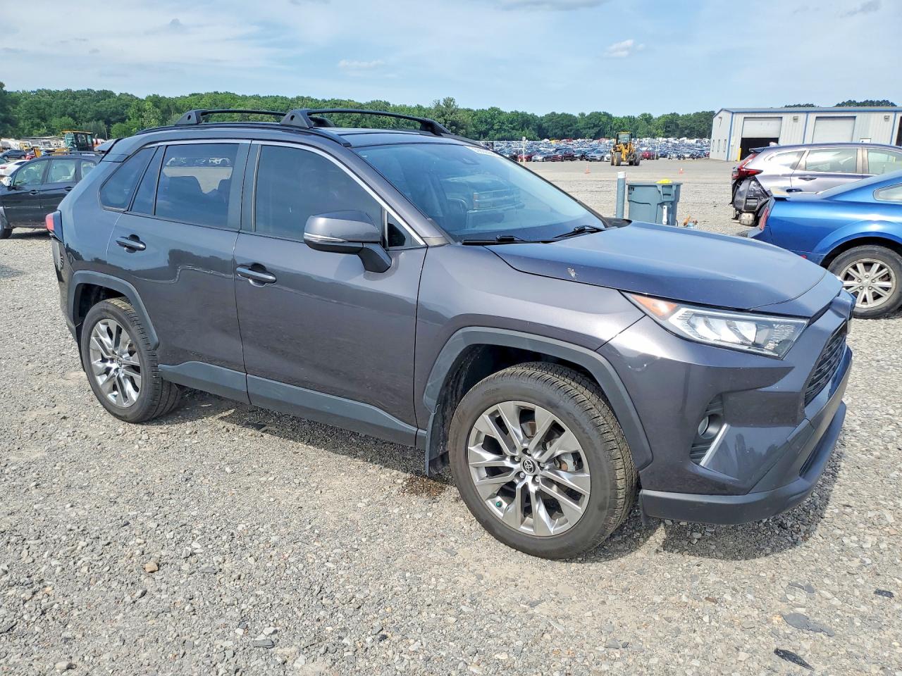 2020 Toyota Rav4 Xle Premium Угольный vin: JTMC1RFV1LJ021679