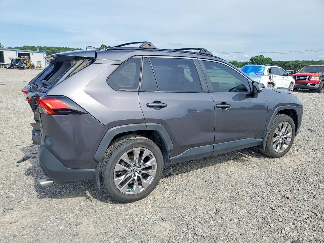 2020 Toyota Rav4 Xle Premium Угольный vin: JTMC1RFV1LJ021679