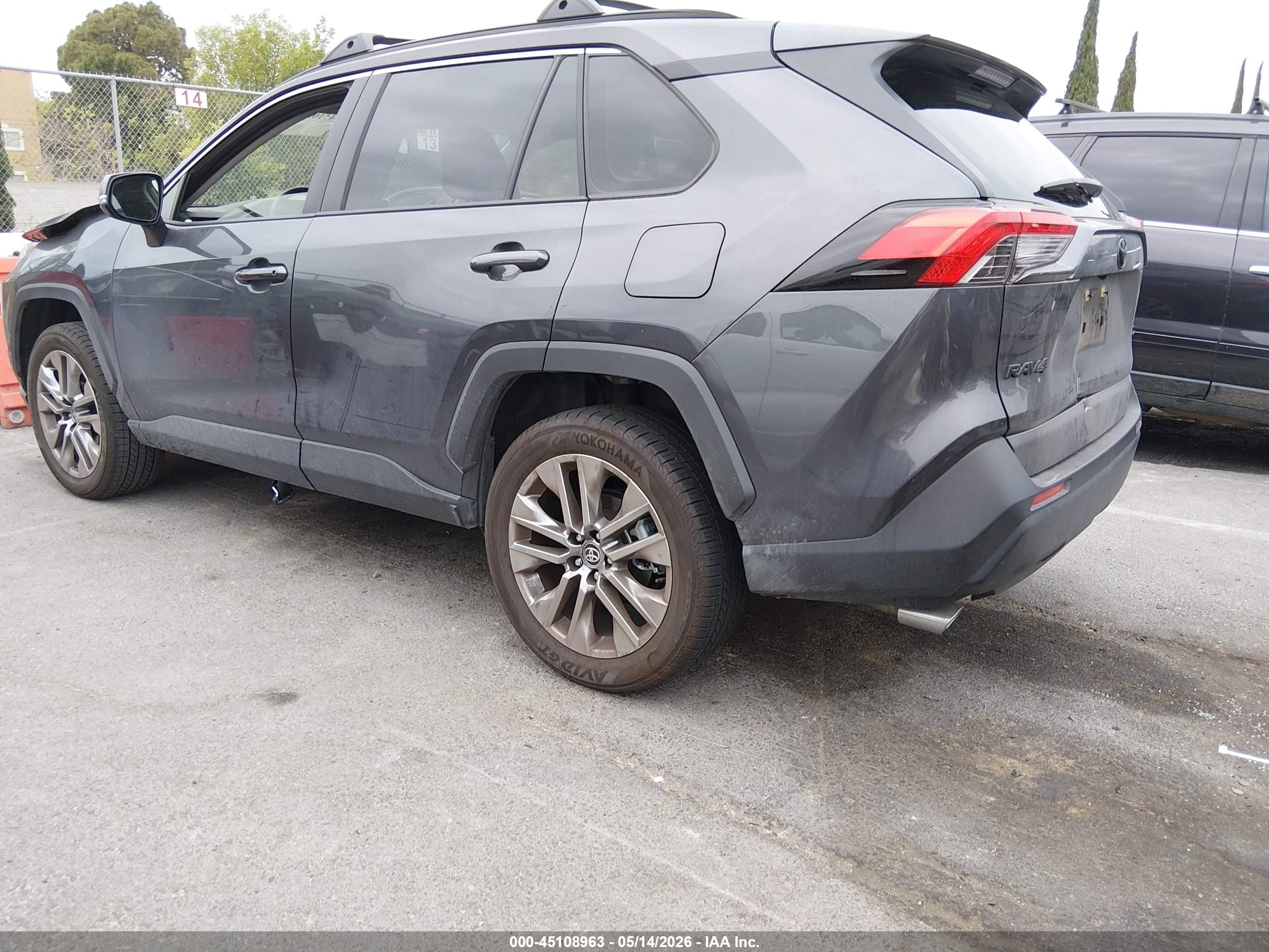 2025 Toyota Rav4 Xle Premium Gray vin: JTMC1RFV4SJ036840