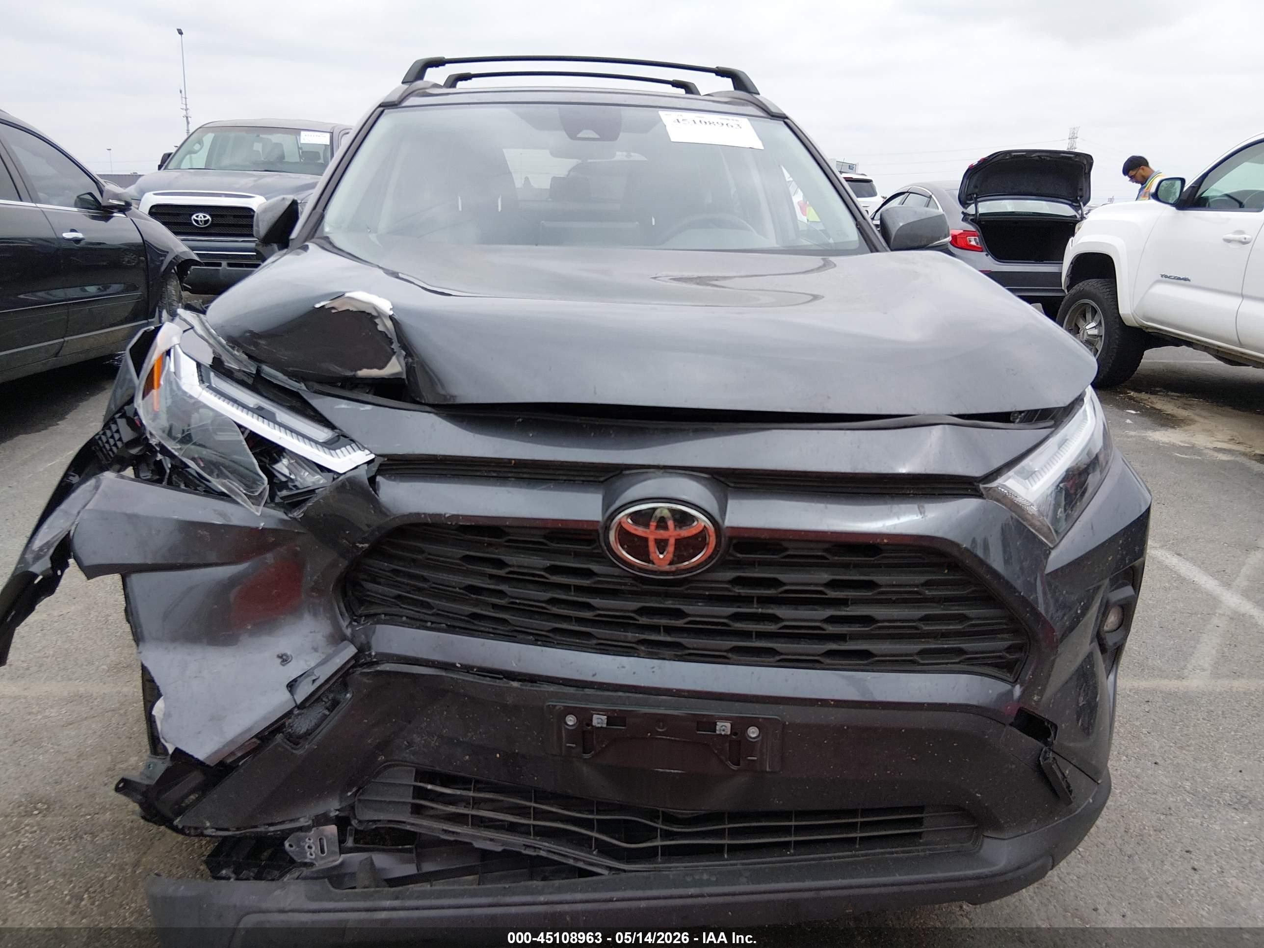 2025 Toyota Rav4 Xle Premium Gray vin: JTMC1RFV4SJ036840
