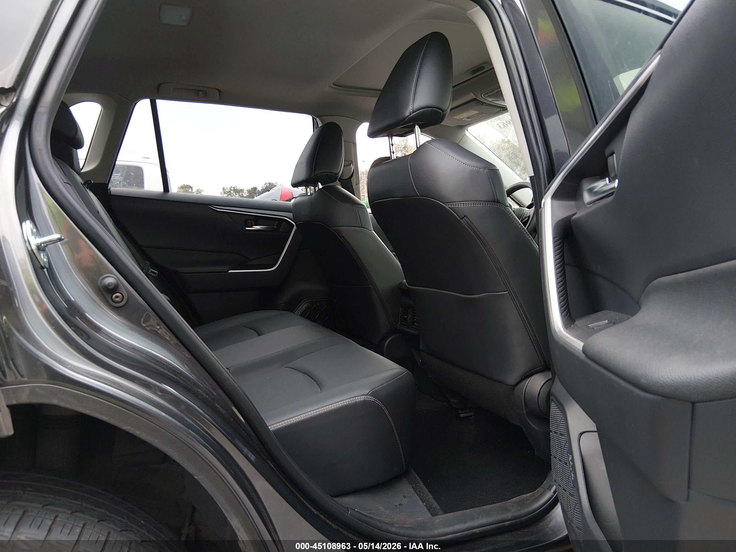 2025 Toyota Rav4 Xle Premium Gray vin: JTMC1RFV4SJ036840