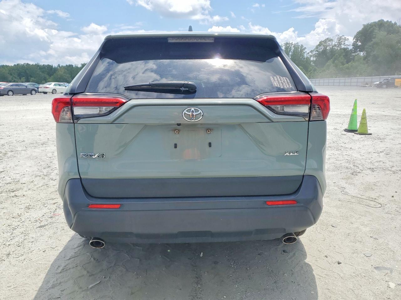 2019 Toyota Rav4 Xle Premium Gray vin: JTMC1RFV5KD031743