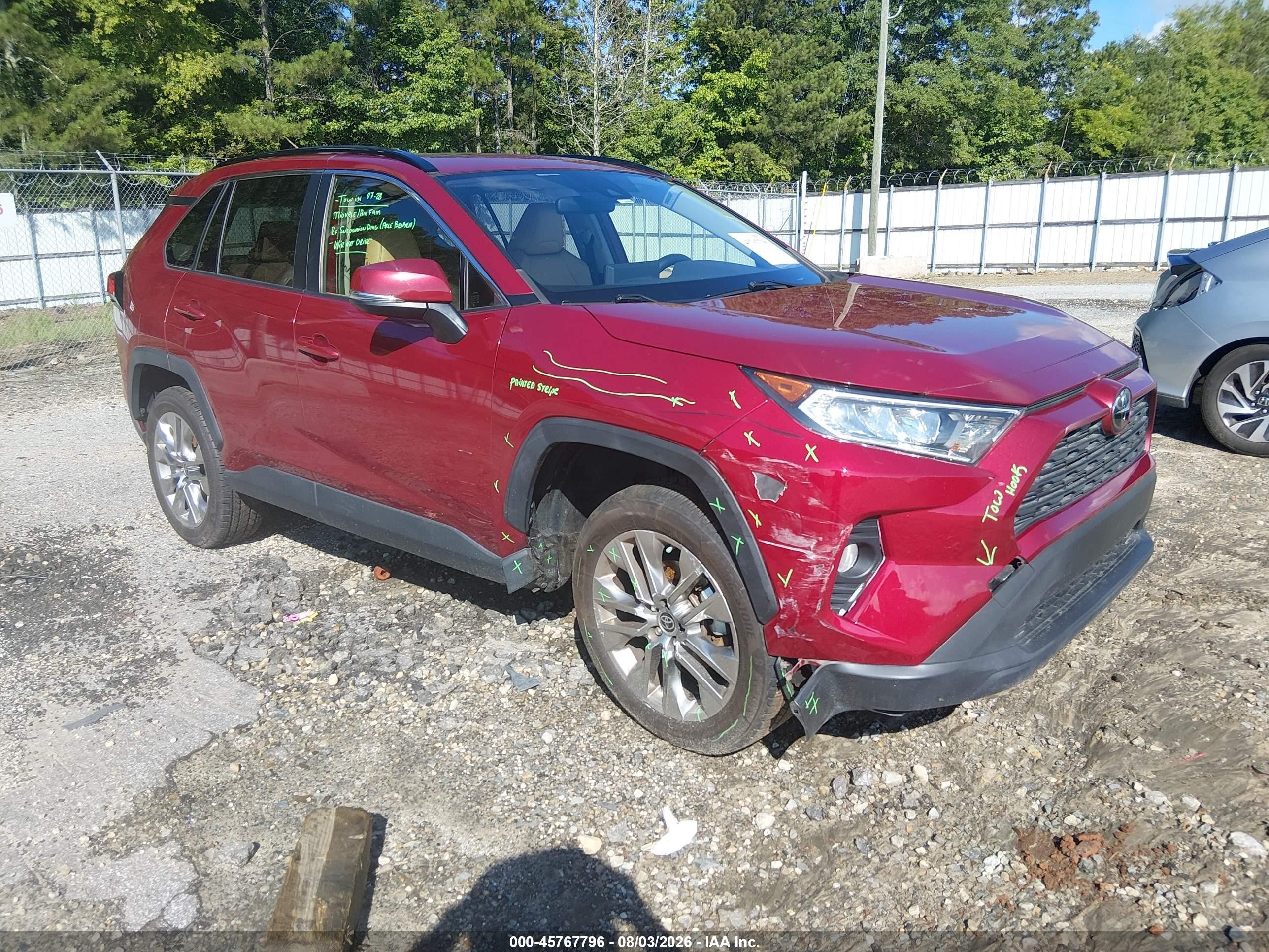 2019 Toyota Rav4 Xle Premium Красный vin: JTMC1RFV7KD036605