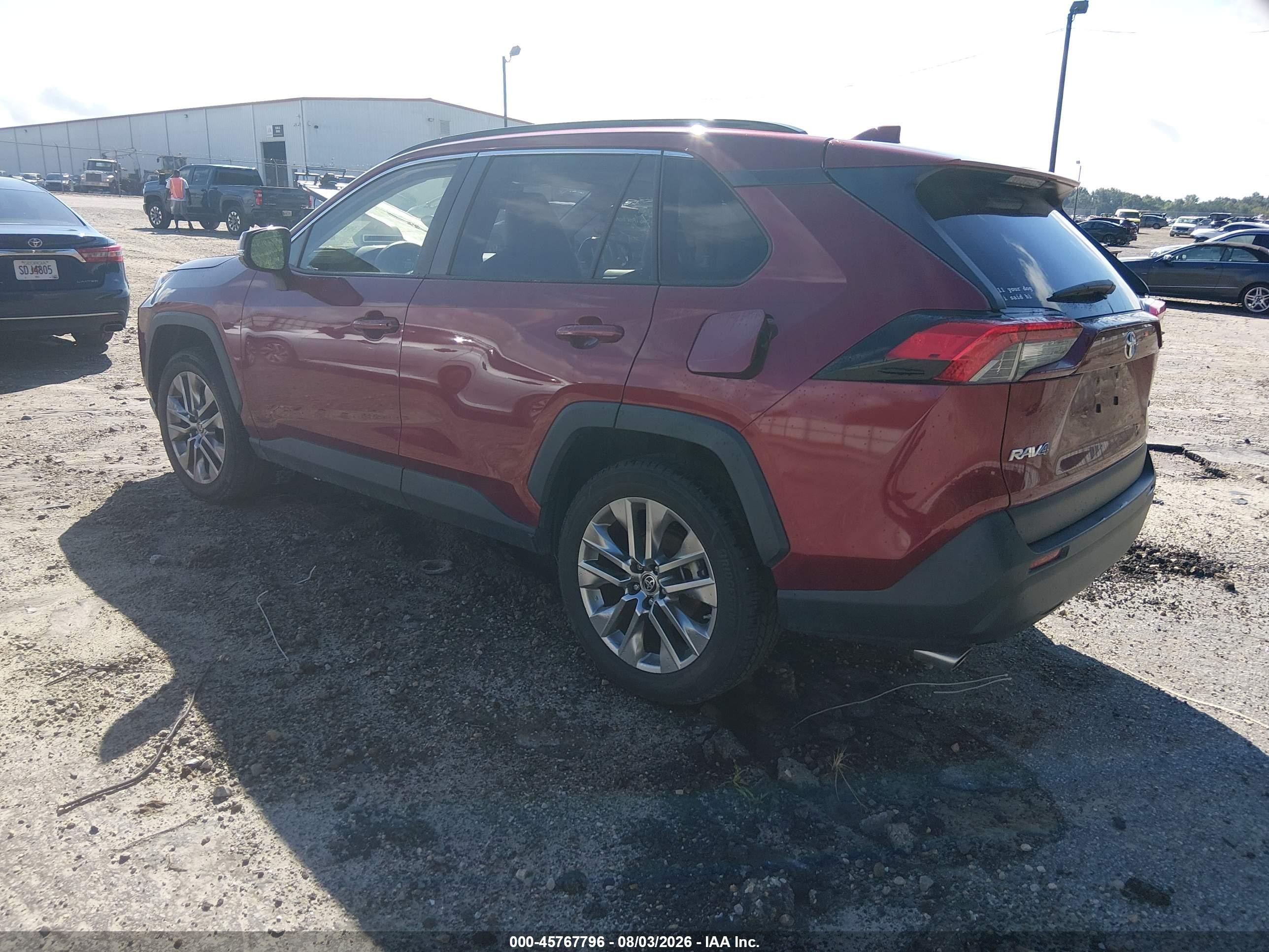 2019 Toyota Rav4 Xle Premium Красный vin: JTMC1RFV7KD036605
