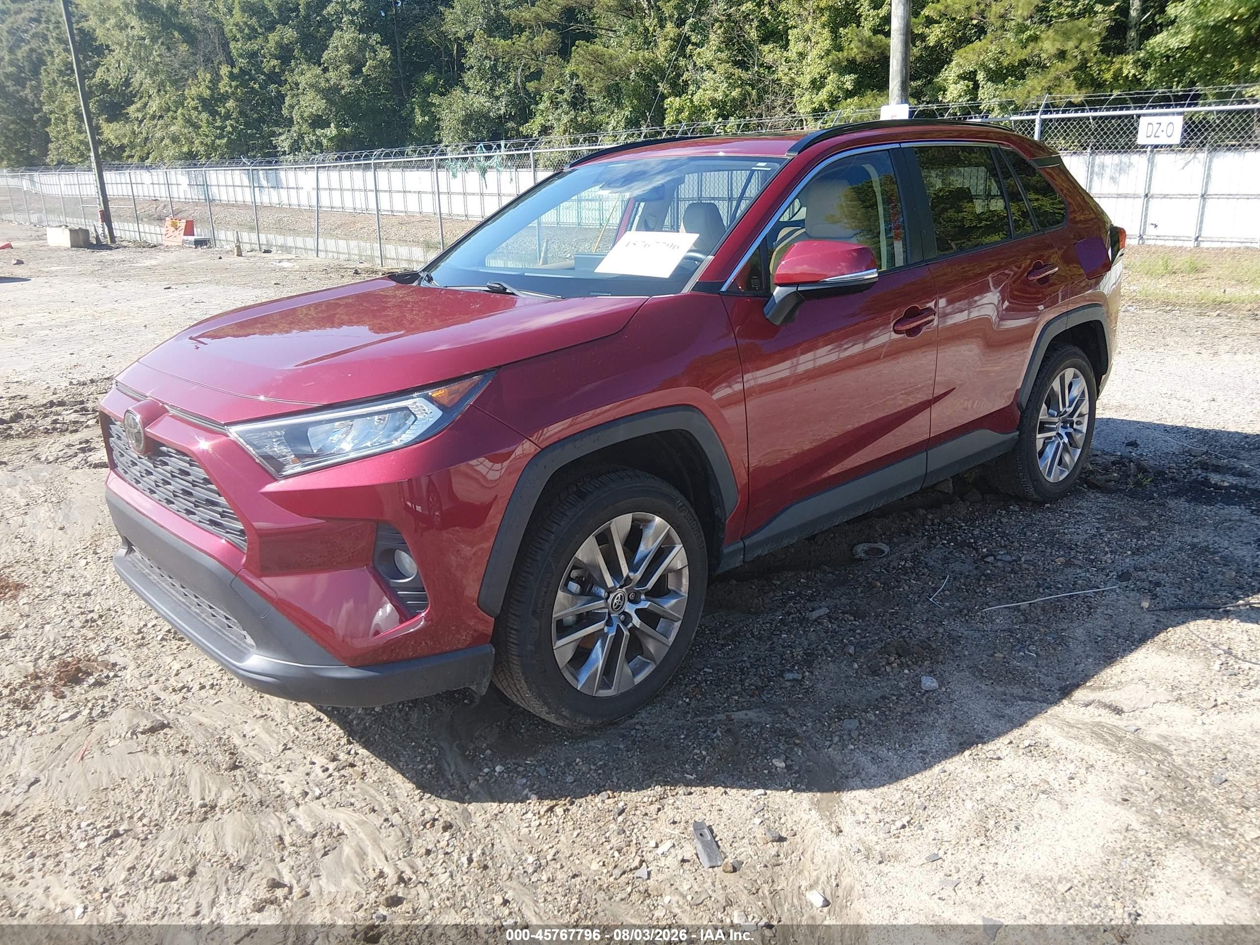 2019 Toyota Rav4 Xle Premium Красный vin: JTMC1RFV7KD036605