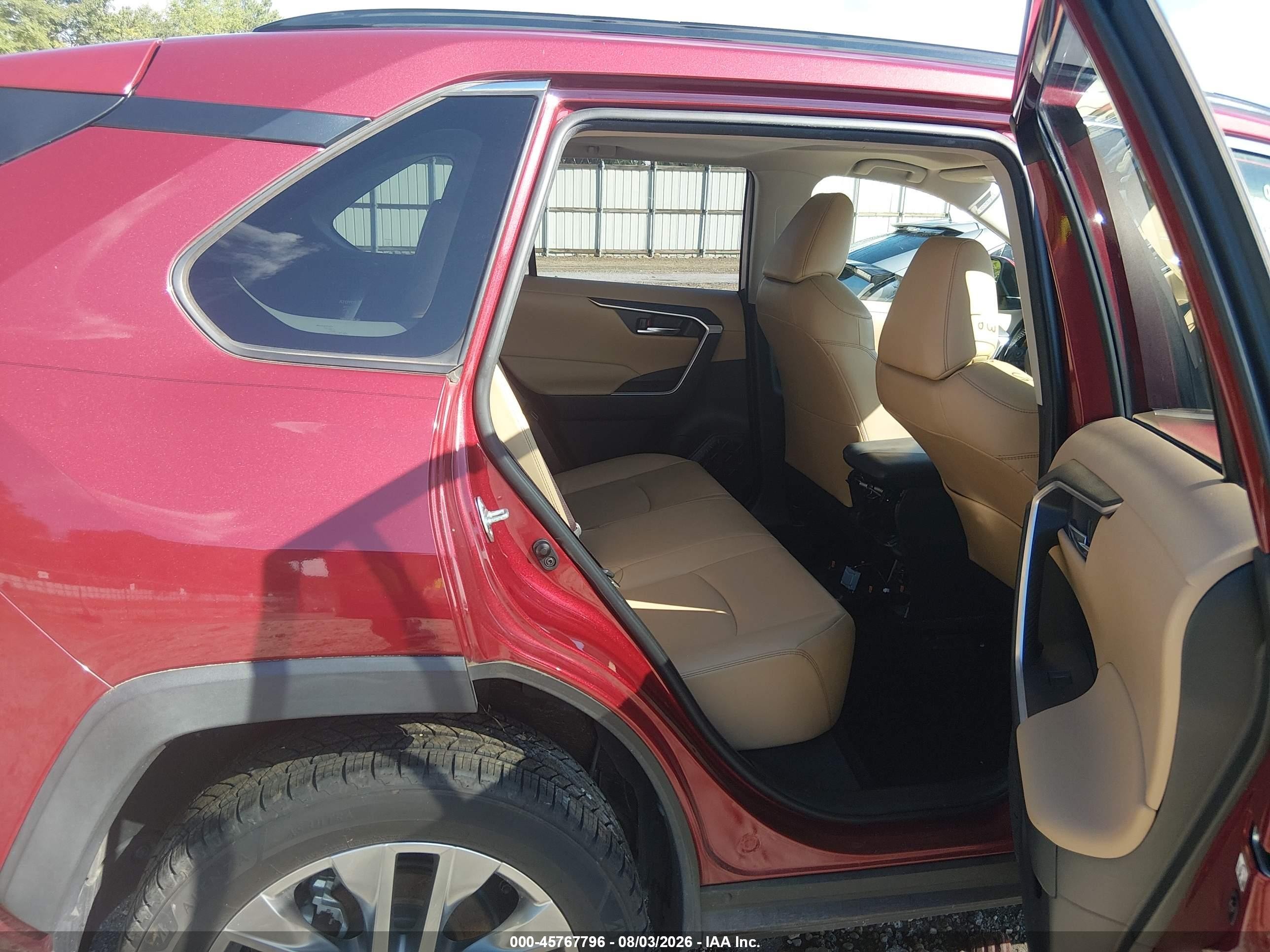 2019 Toyota Rav4 Xle Premium Красный vin: JTMC1RFV7KD036605