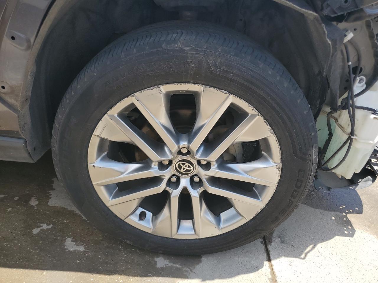 2021 Toyota Rav4 Xle Premium Charcoal vin: JTMC1RFV7MD062222 Damage: Right Front Wheel, Curb Rash, > 12 Inches