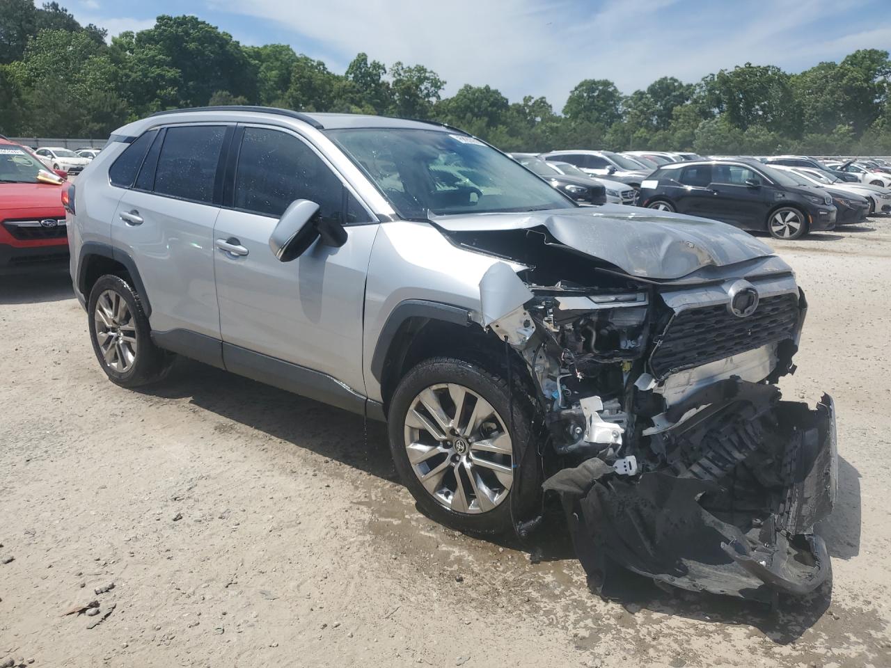 2024 Toyota Rav4 Xle Premium Silver vin: JTMC1RFV7RJ027091 Damage: Right Head Lamp, Broken, Replacement Required