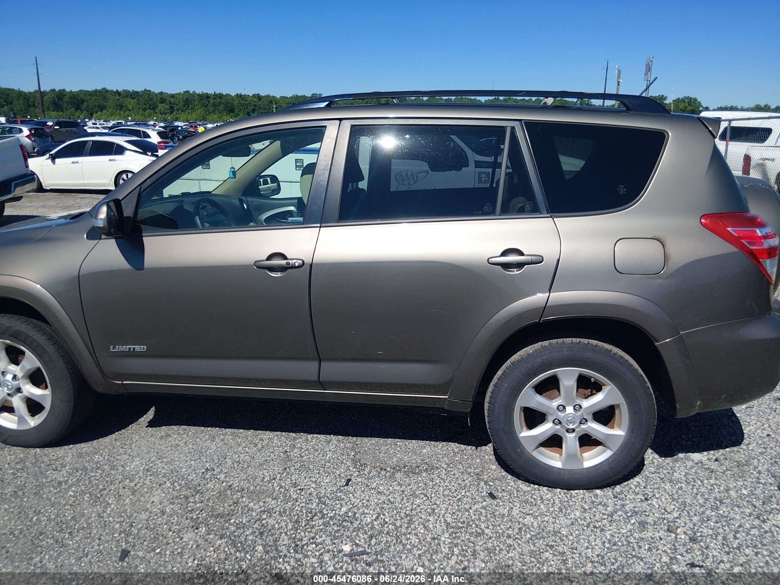 2010 Toyota Rav4 Limited Коричневый vin: JTMDF4DV0A5019505