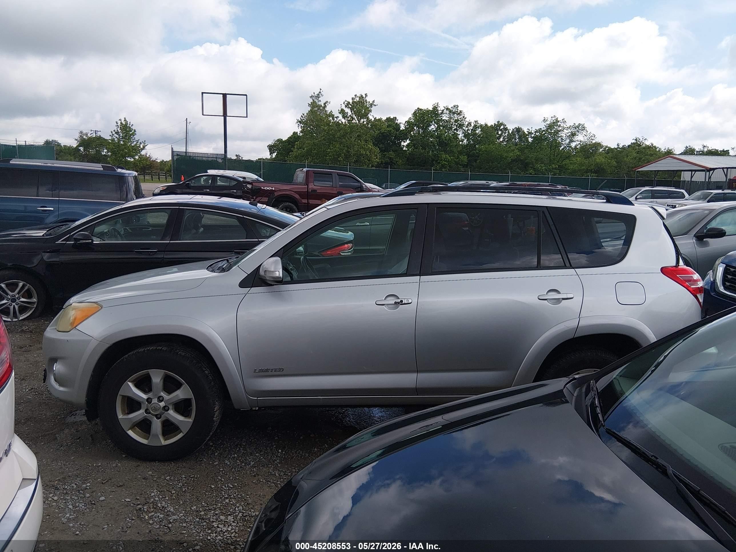 2010 Toyota Rav4 Limited Silver vin: JTMDF4DV1A5034580