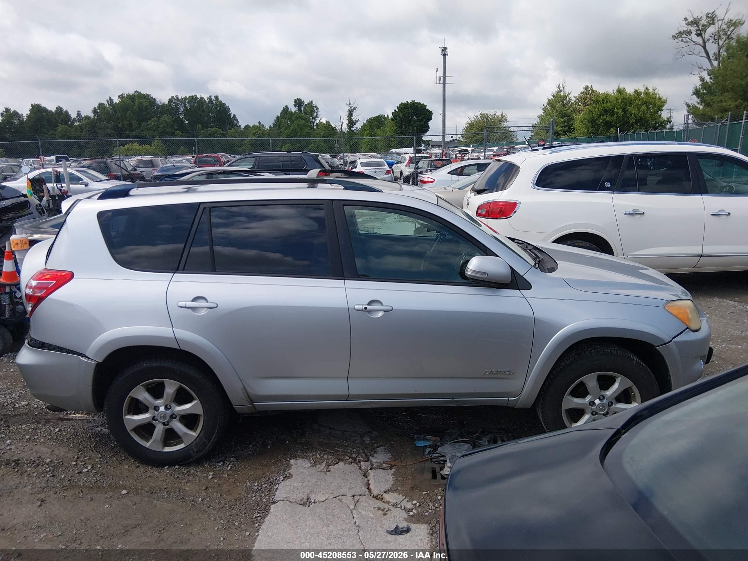 2010 Toyota Rav4 Limited Silver vin: JTMDF4DV1A5034580
