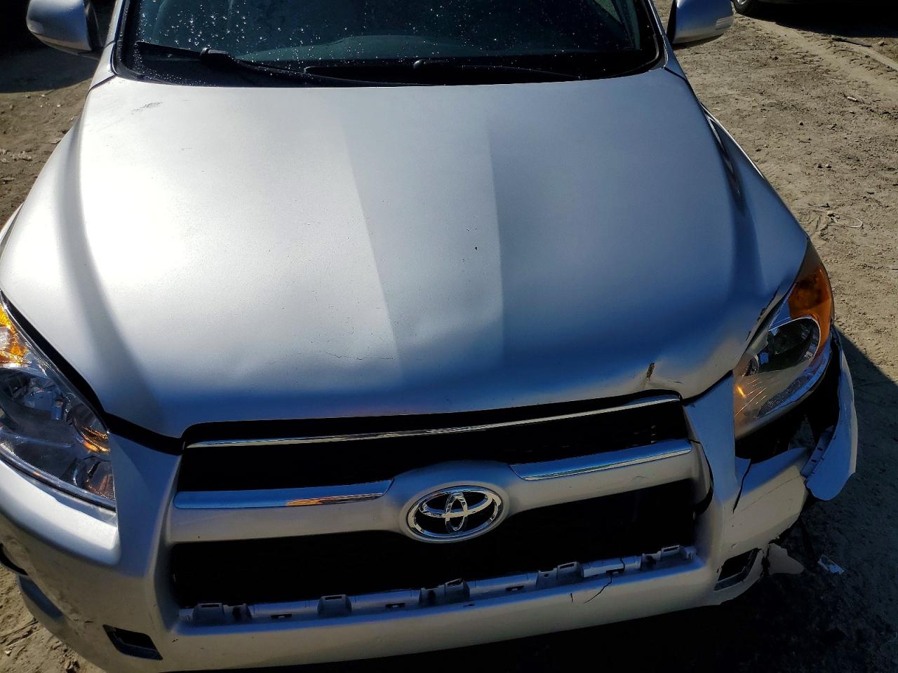 2011 Toyota Rav4 Limited Silver vin: JTMDF4DV1BD041942