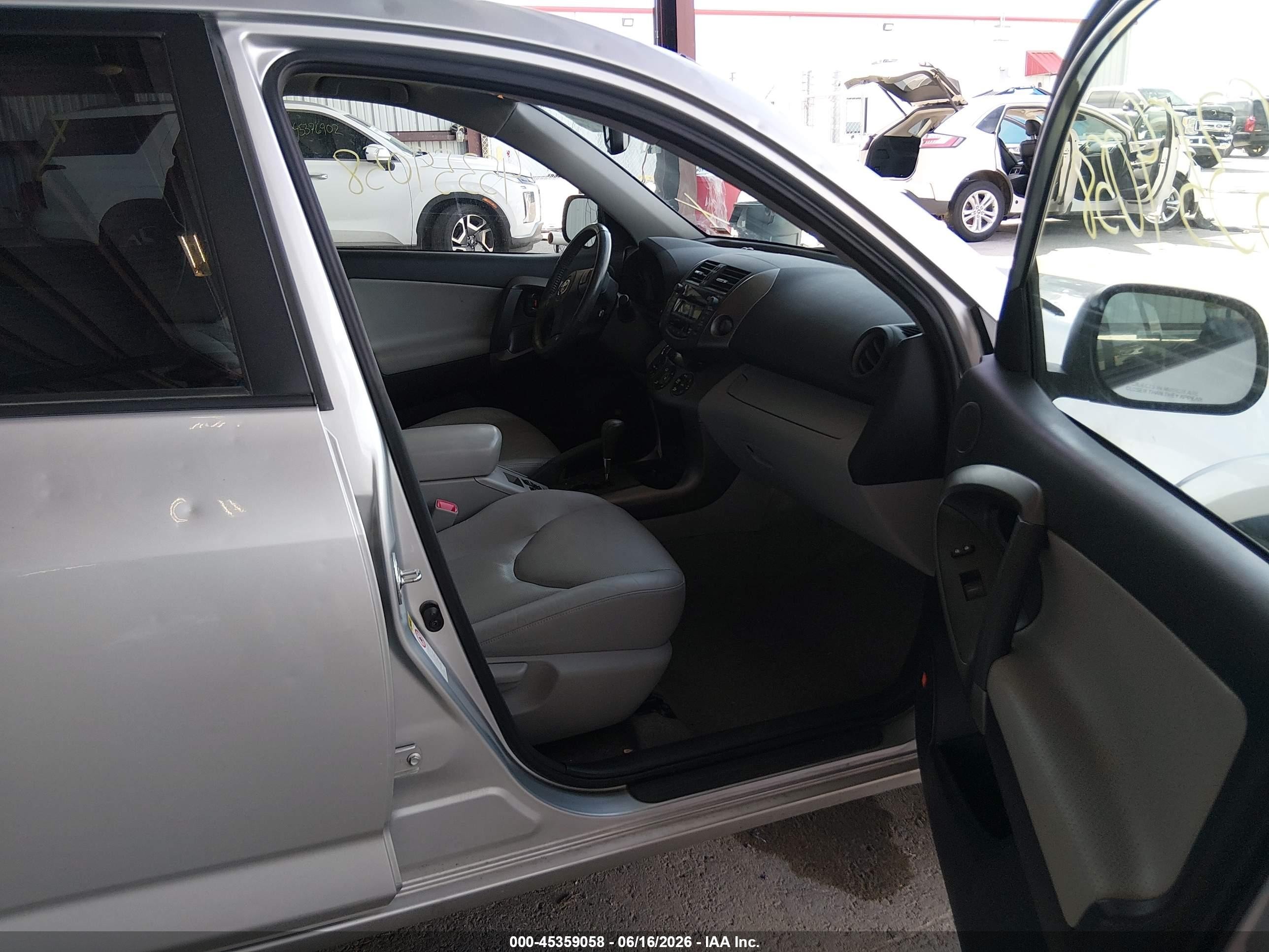 2010 Toyota Rav4 Limited Silver vin: JTMDF4DV2A5021336