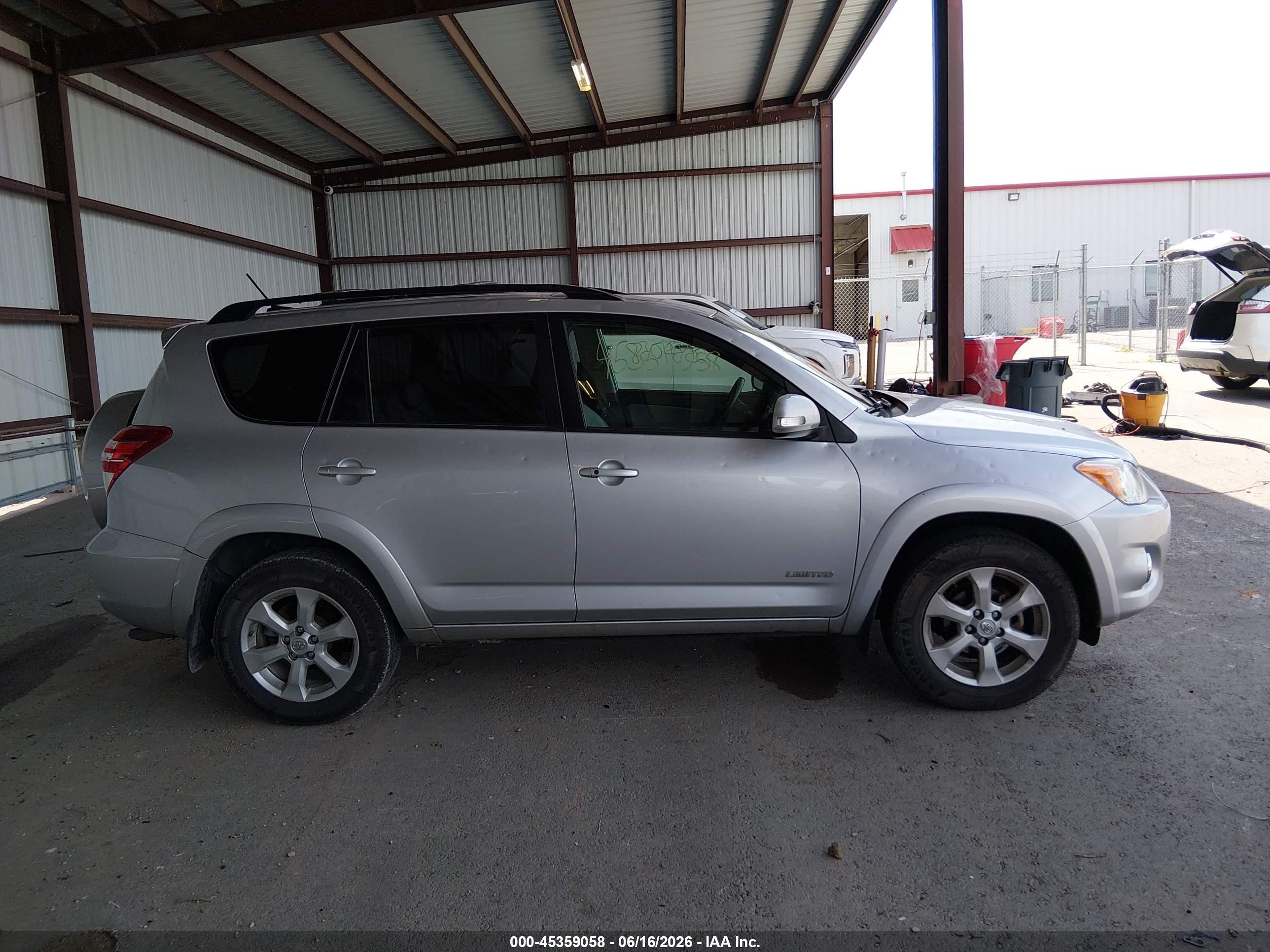 2010 Toyota Rav4 Limited Silver vin: JTMDF4DV2A5021336