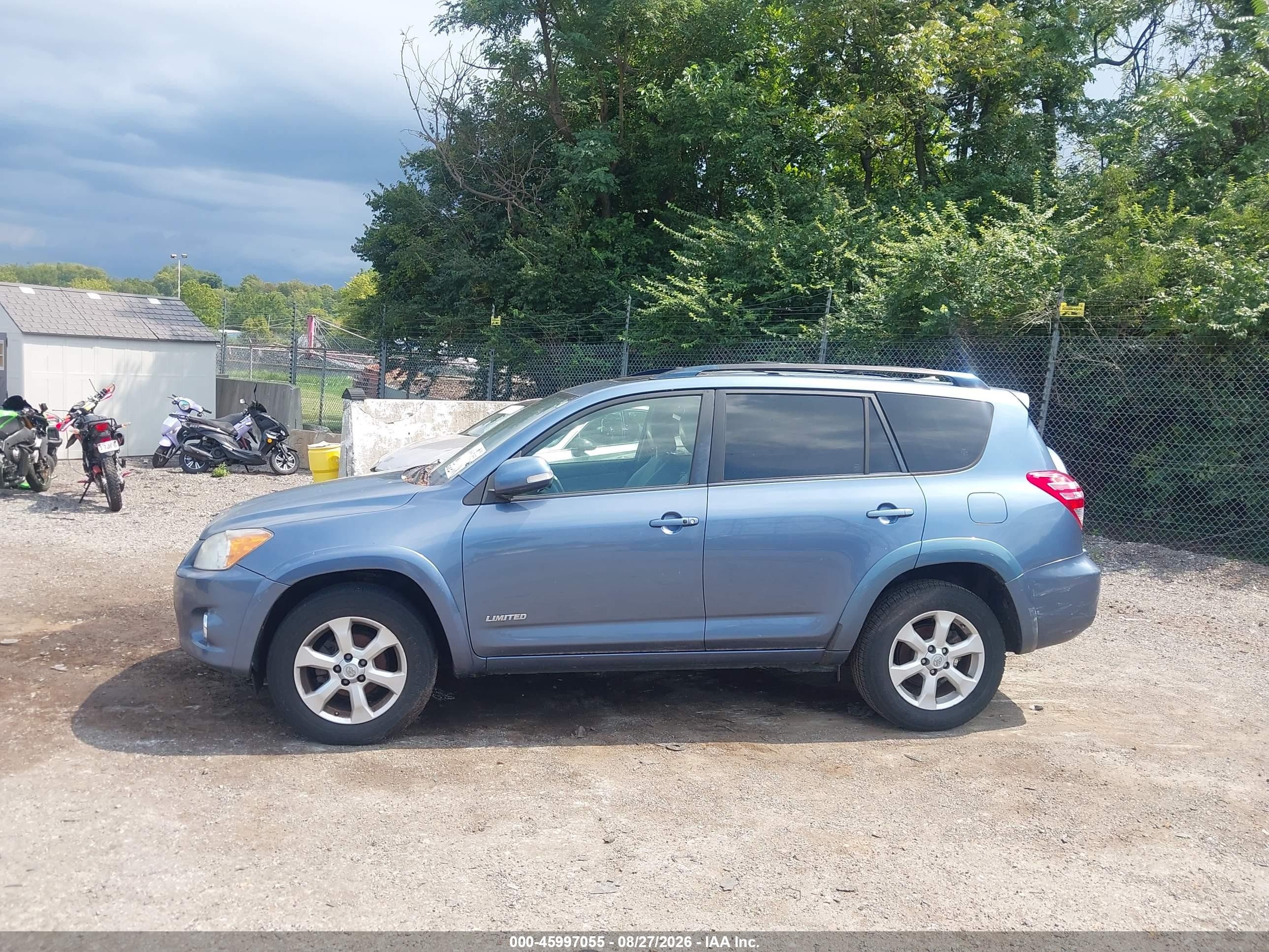 2010 Toyota Rav4 Limited Blue vin: JTMDF4DV5A5023226