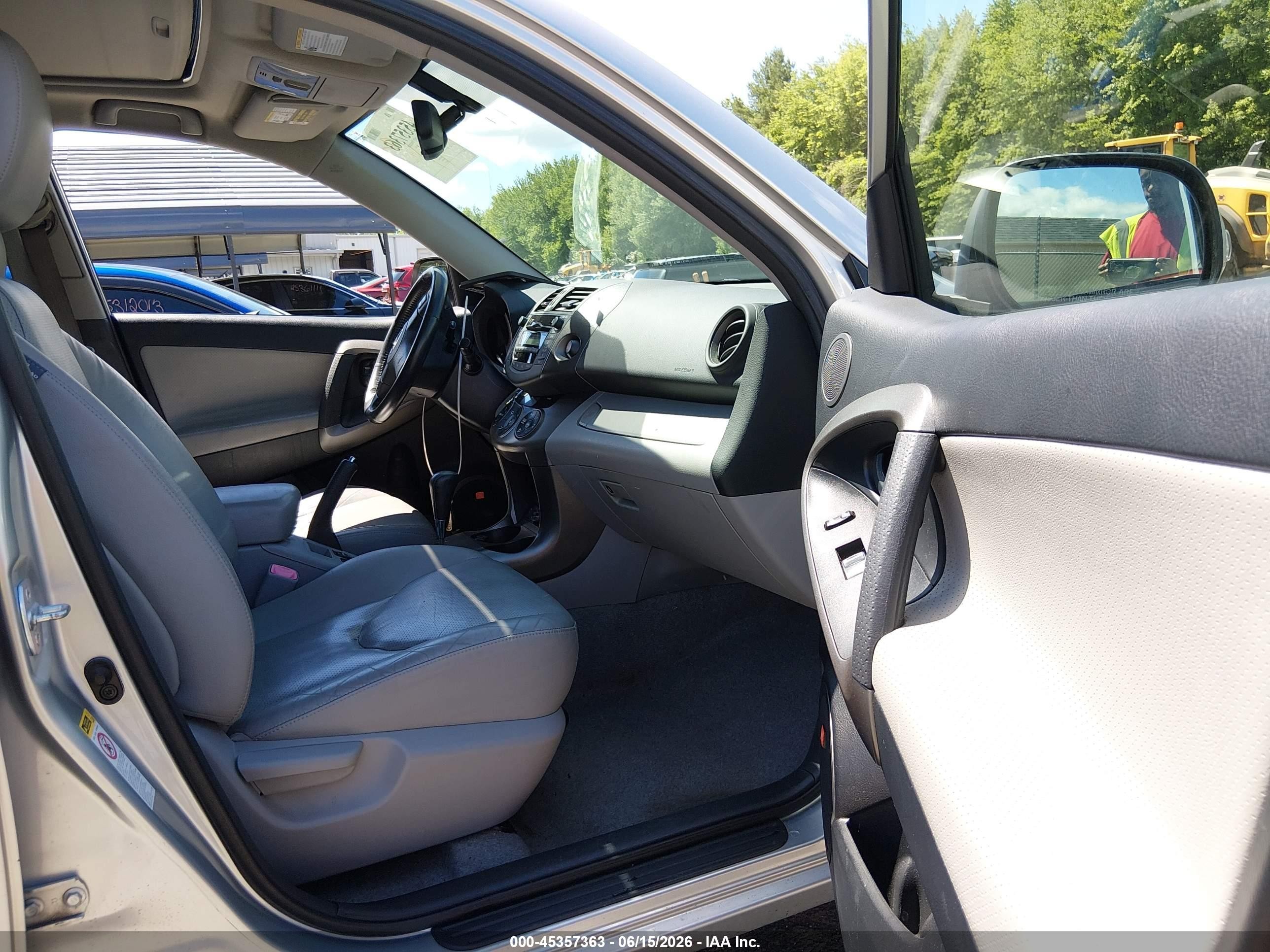 2010 Toyota Rav4 Limited Silver vin: JTMDF4DV5AD039206