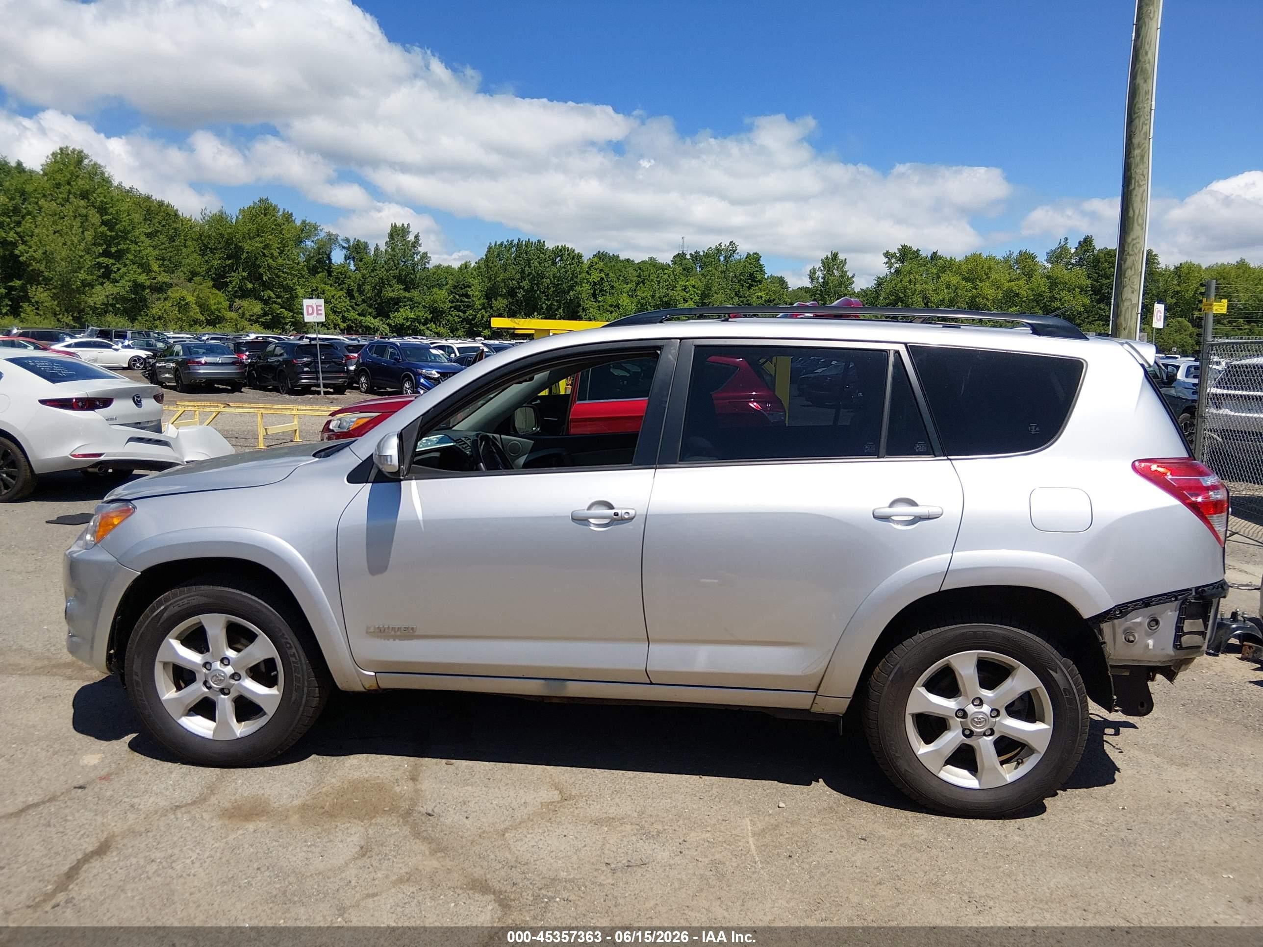 2010 Toyota Rav4 Limited Silver vin: JTMDF4DV5AD039206