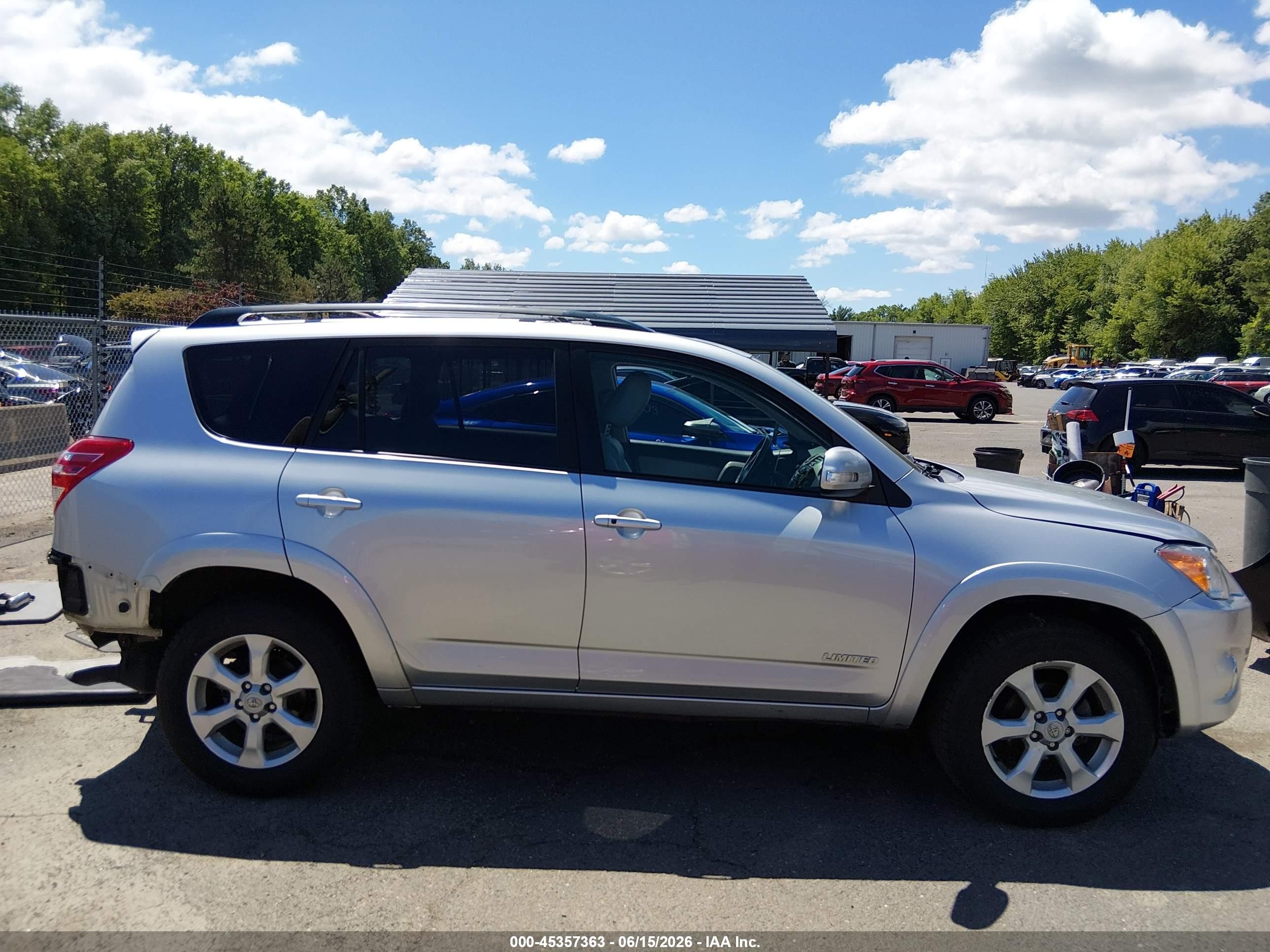 2010 Toyota Rav4 Limited Silver vin: JTMDF4DV5AD039206
